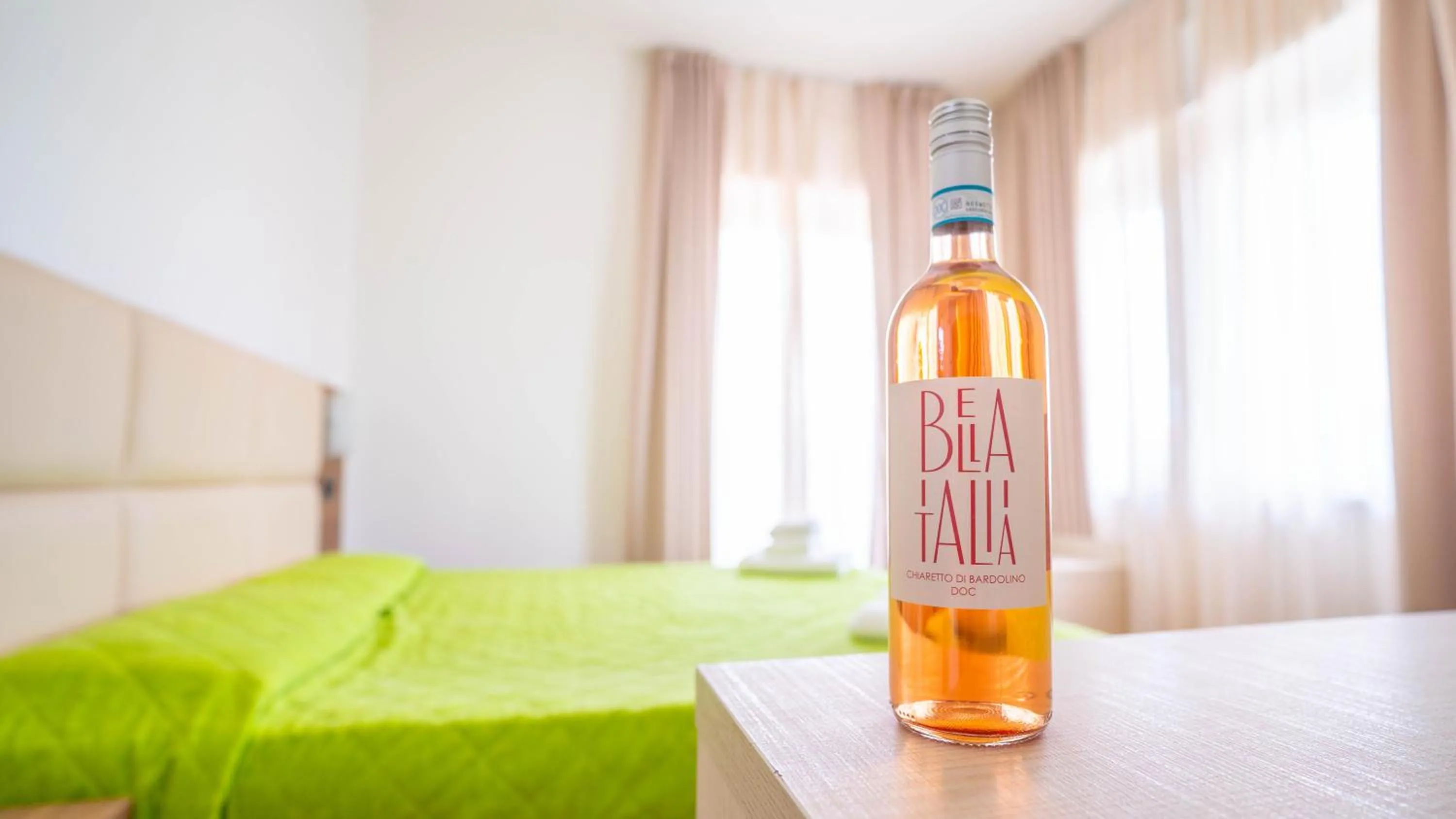 Bed in Hotel Bella Peschiera