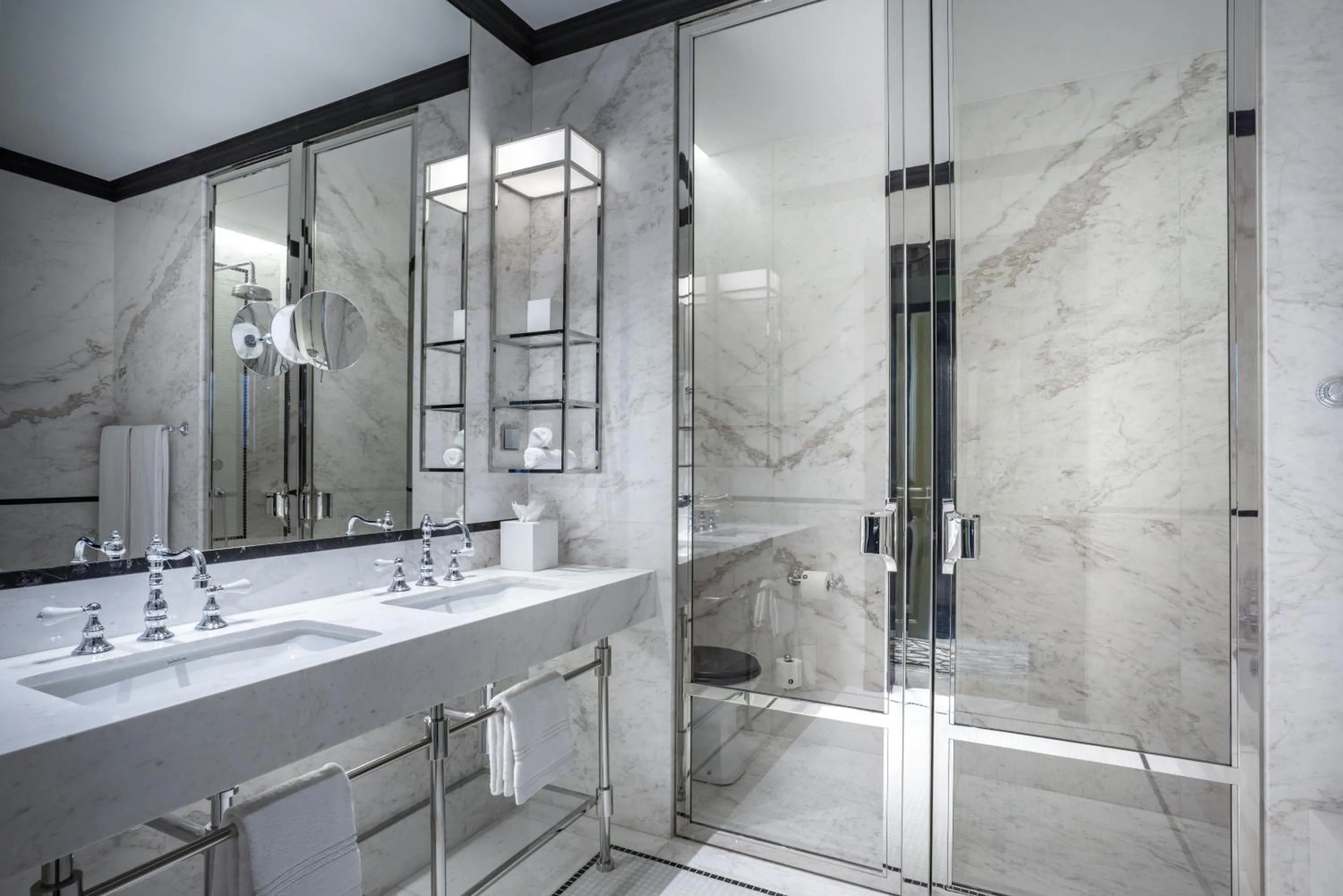 Bathroom in Maison Albar - Le Monumental Palace