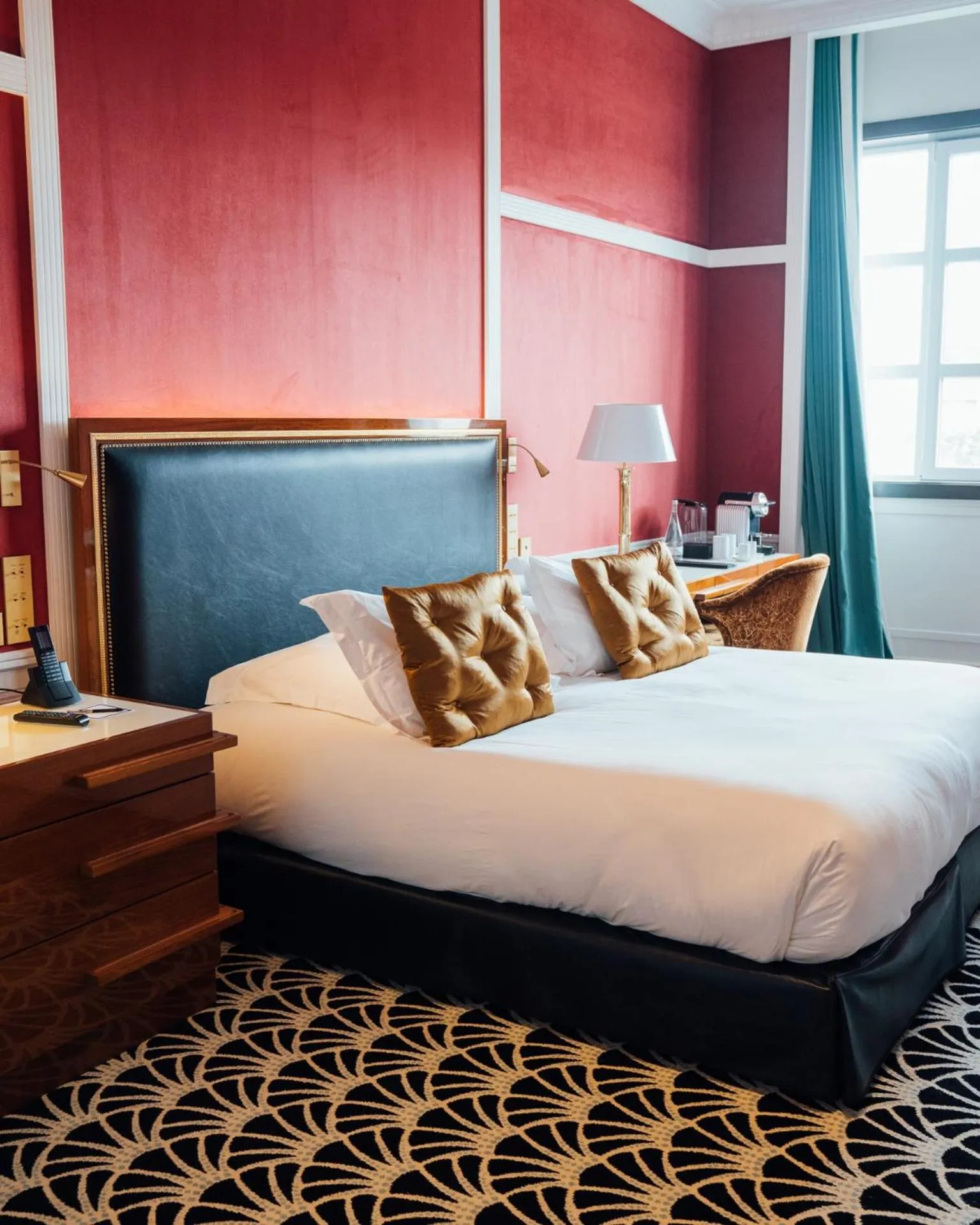 Bed in Maison Albar - Le Monumental Palace