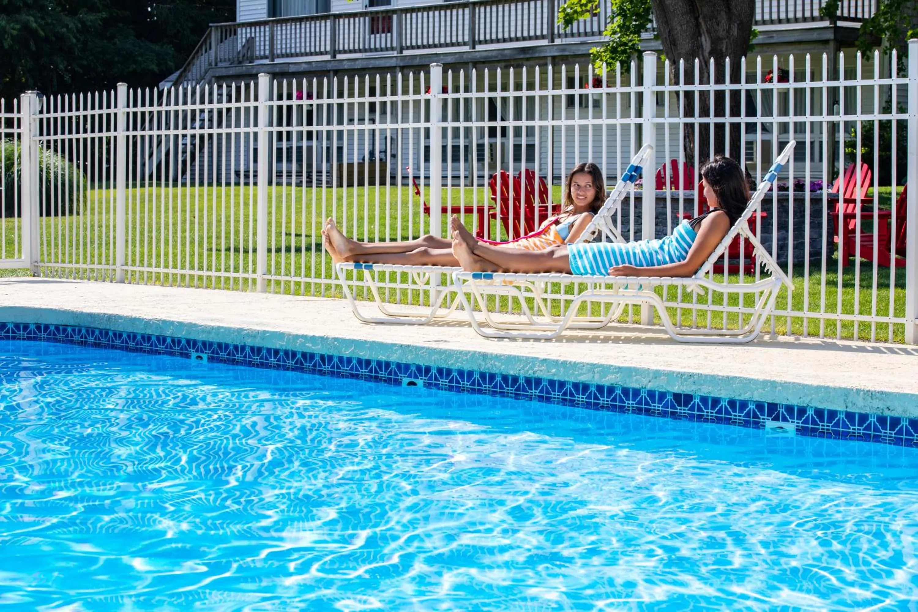 Swimming pool in Sesuit Harbor House