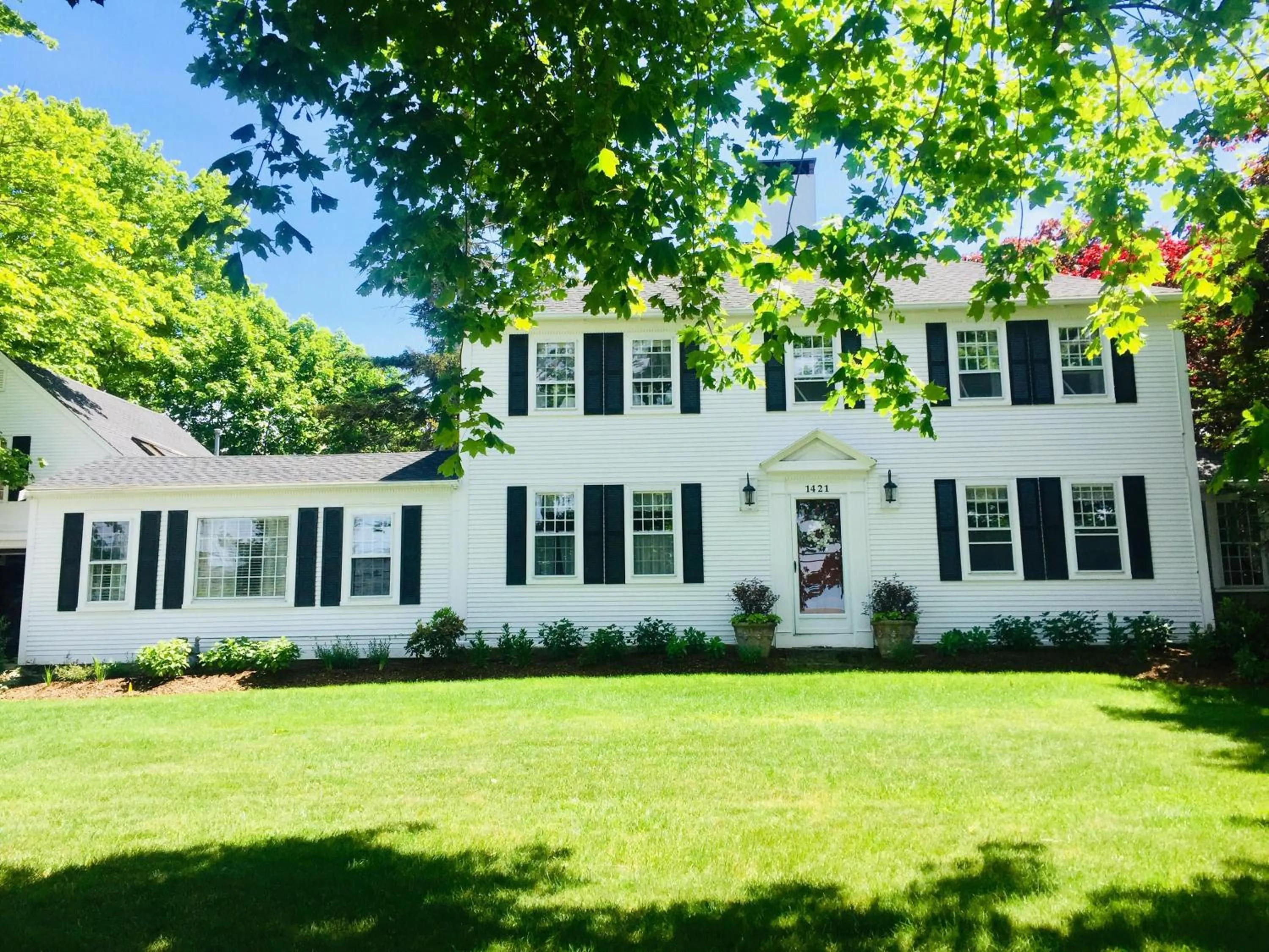 Property building in Sesuit Harbor House