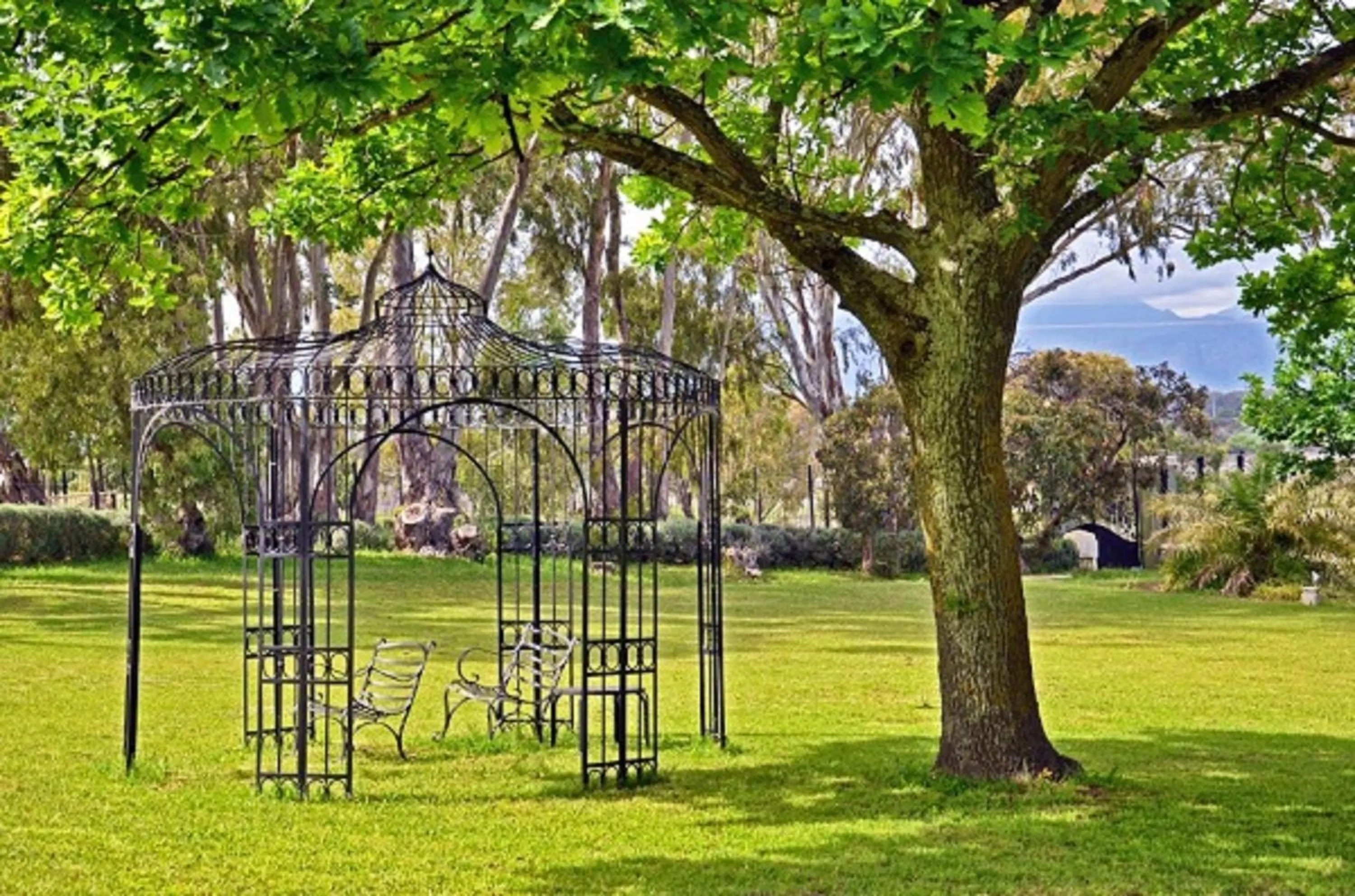 Summer in Ridgemor Villa