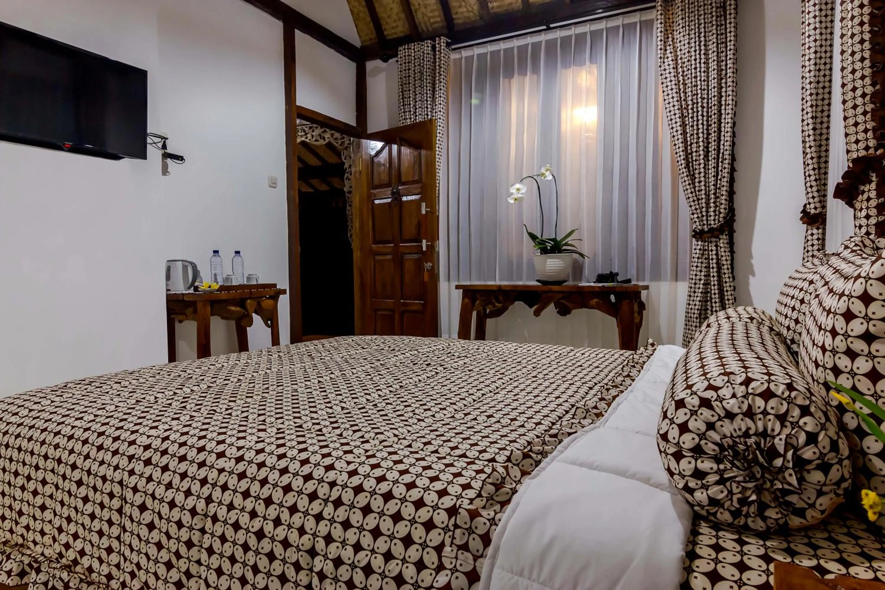 Bedroom, Bed in The Omah Borobudur