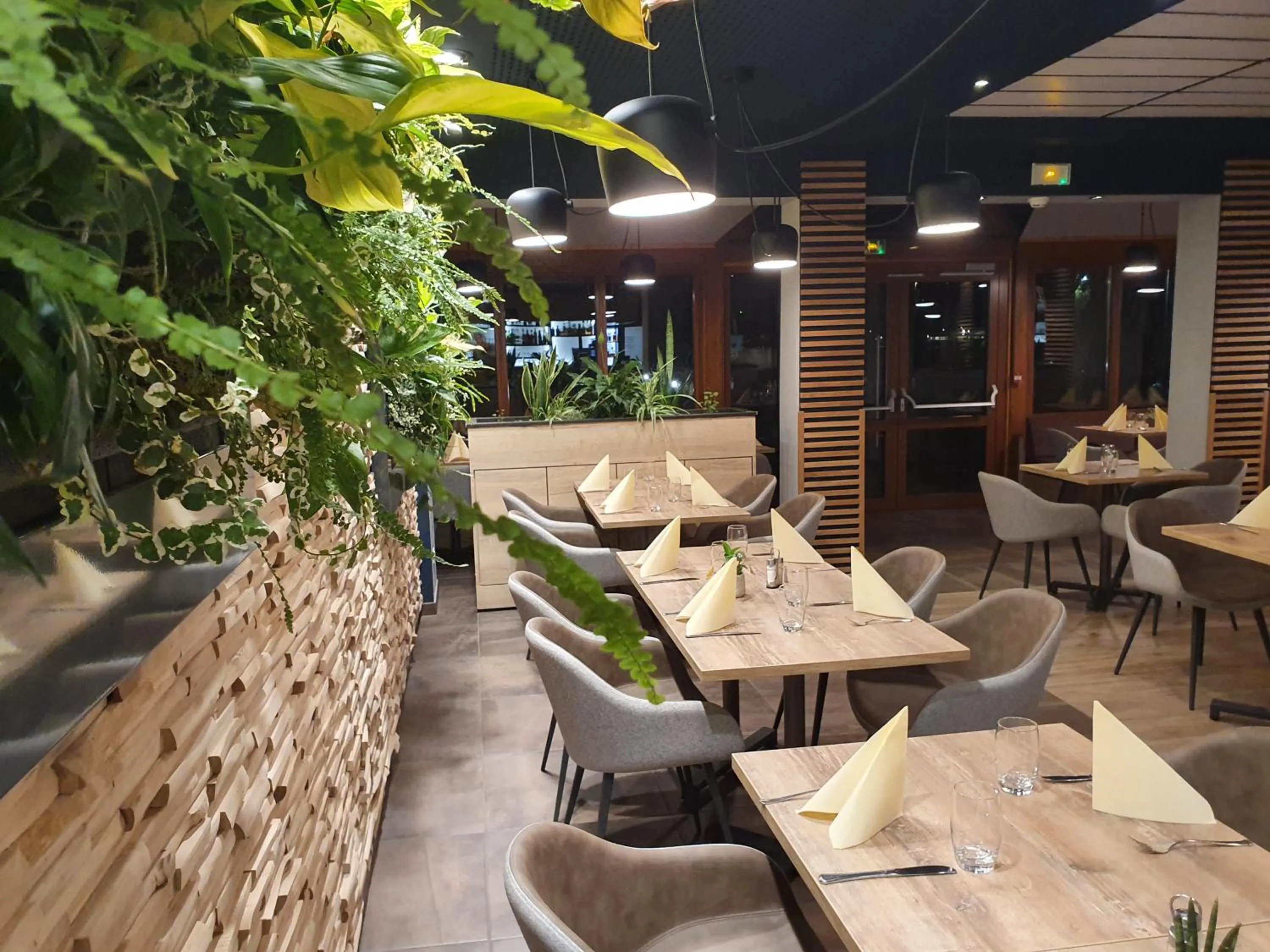 Restaurant/places to eat in Hotel Le Caballin