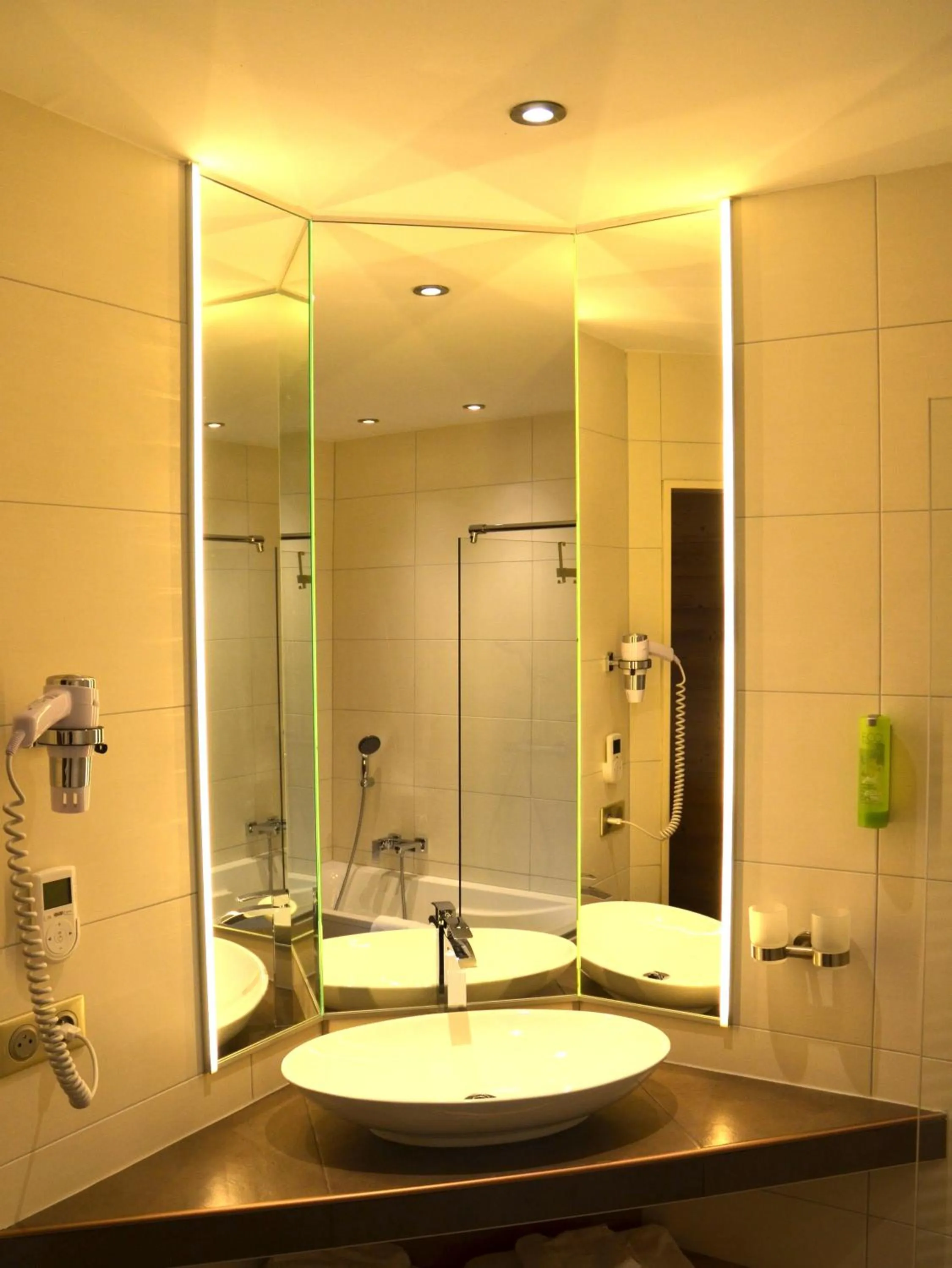 Bathroom in Hotel Le Caballin