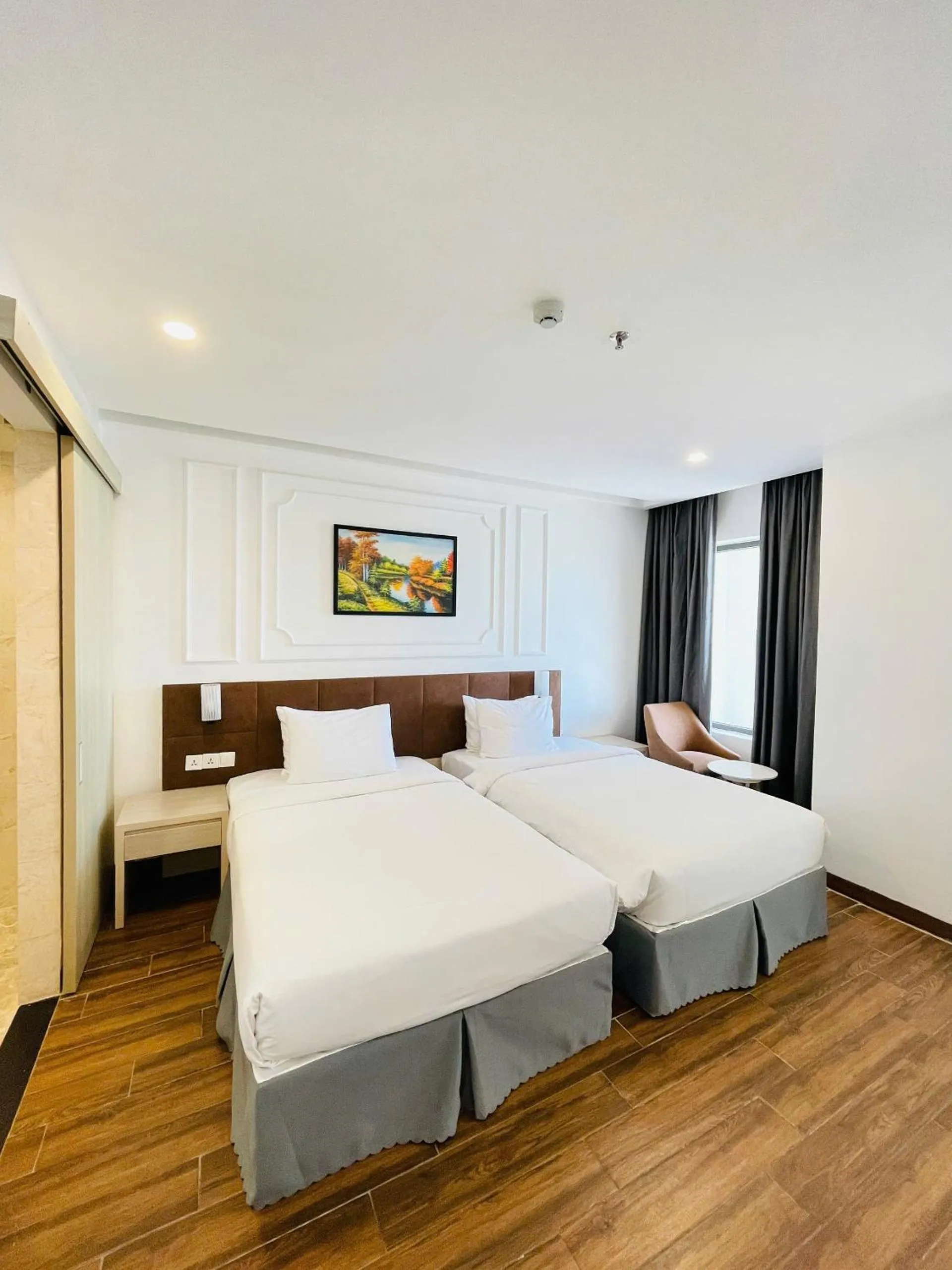 Photo of the whole room, Bed in Hon Chong Retreat Hotel