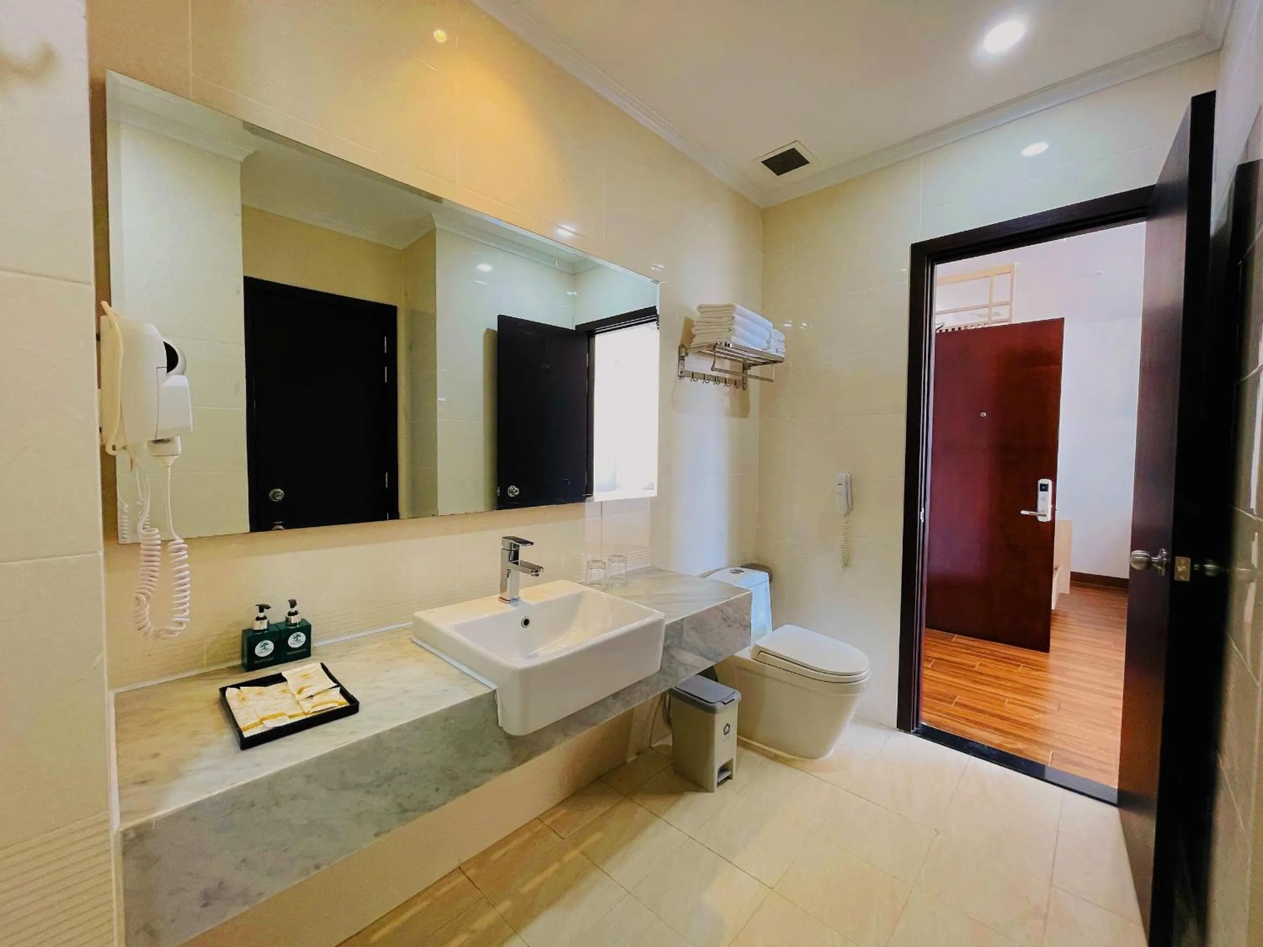Bathroom in Hon Chong Retreat Hotel