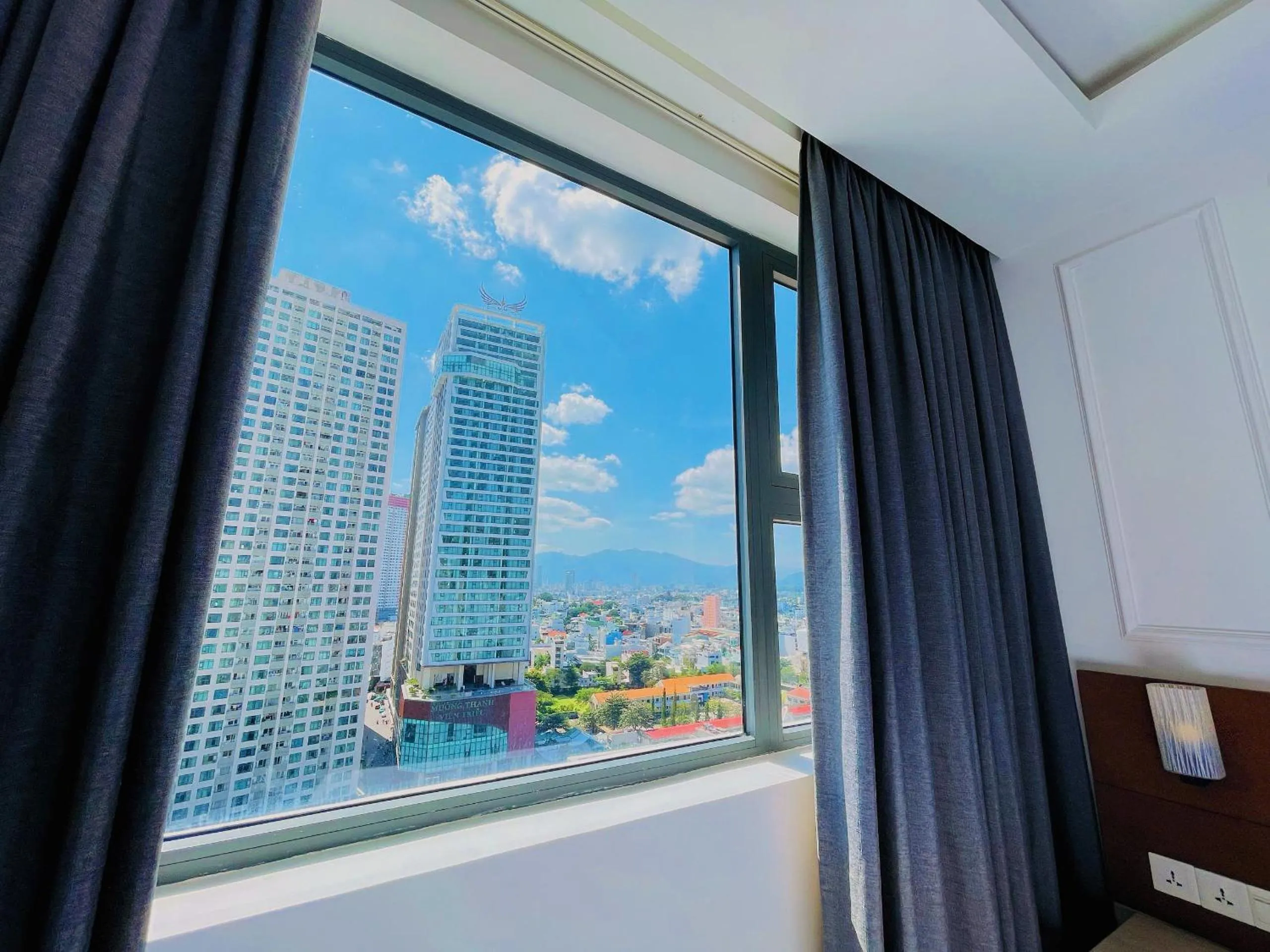 Quiet street view in Hon Chong Retreat Hotel