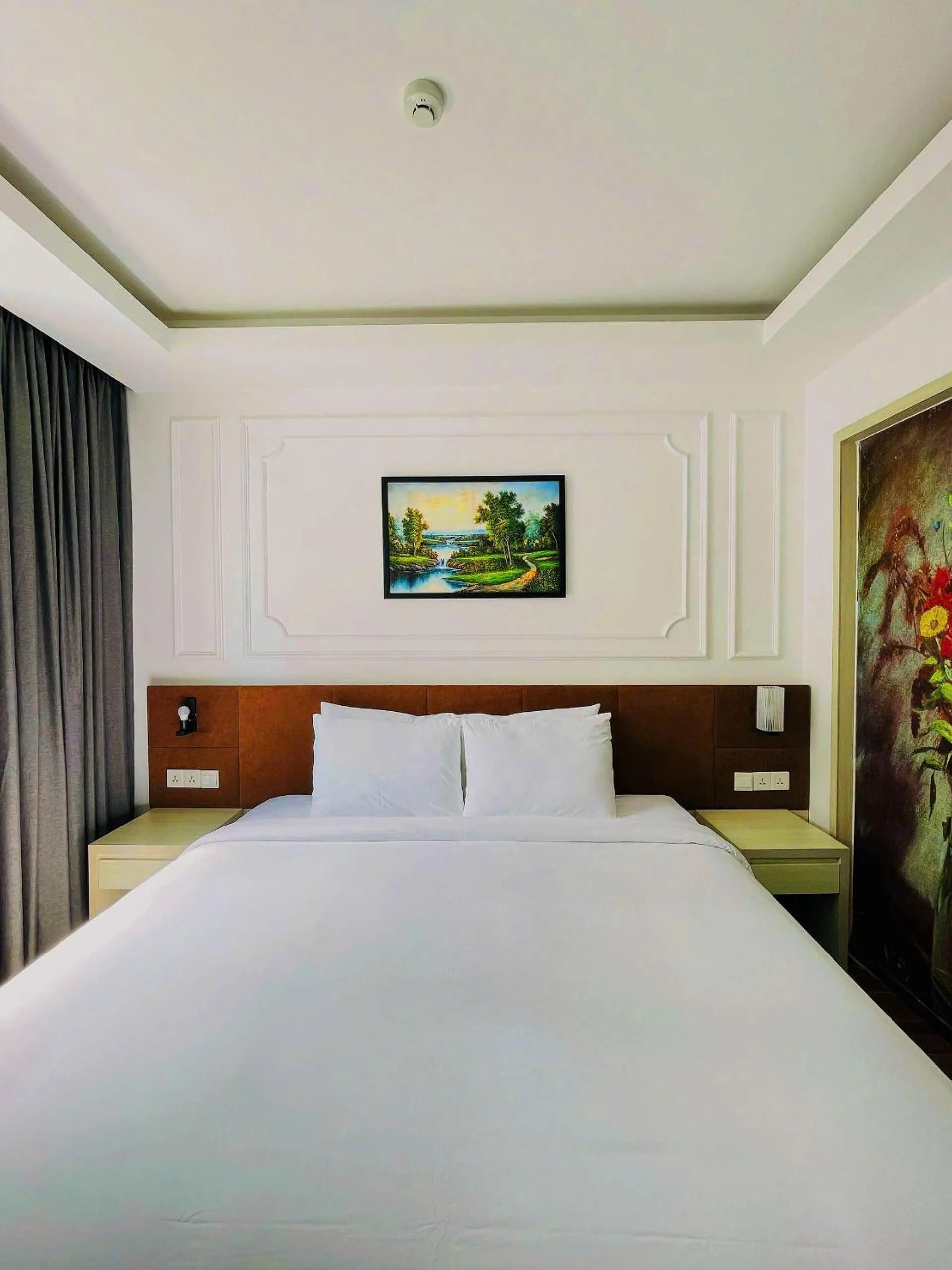 Bed in Hon Chong Retreat Hotel