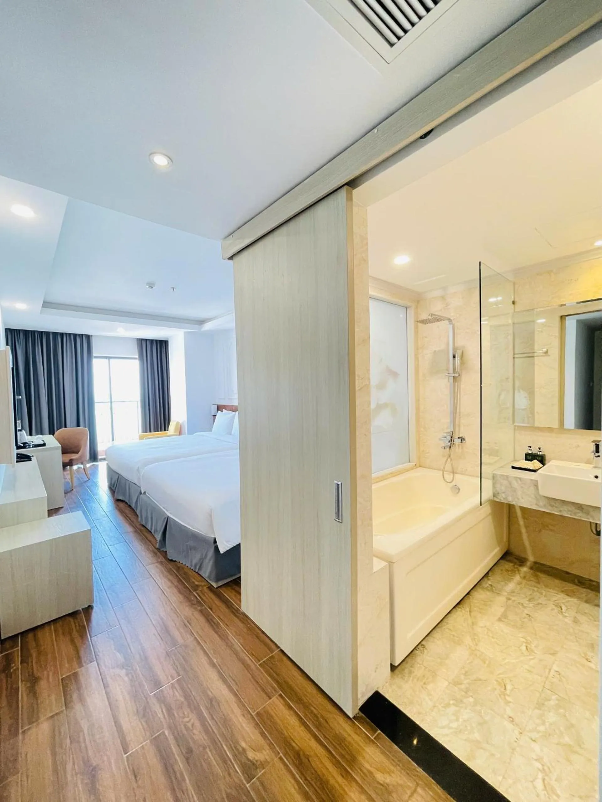 Photo of the whole room, Bed in Hon Chong Retreat Hotel