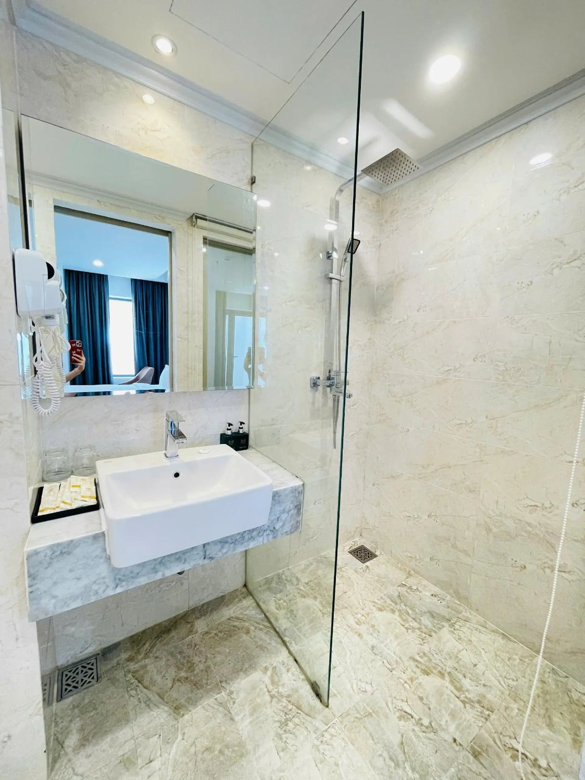 Bathroom in Hon Chong Retreat Hotel