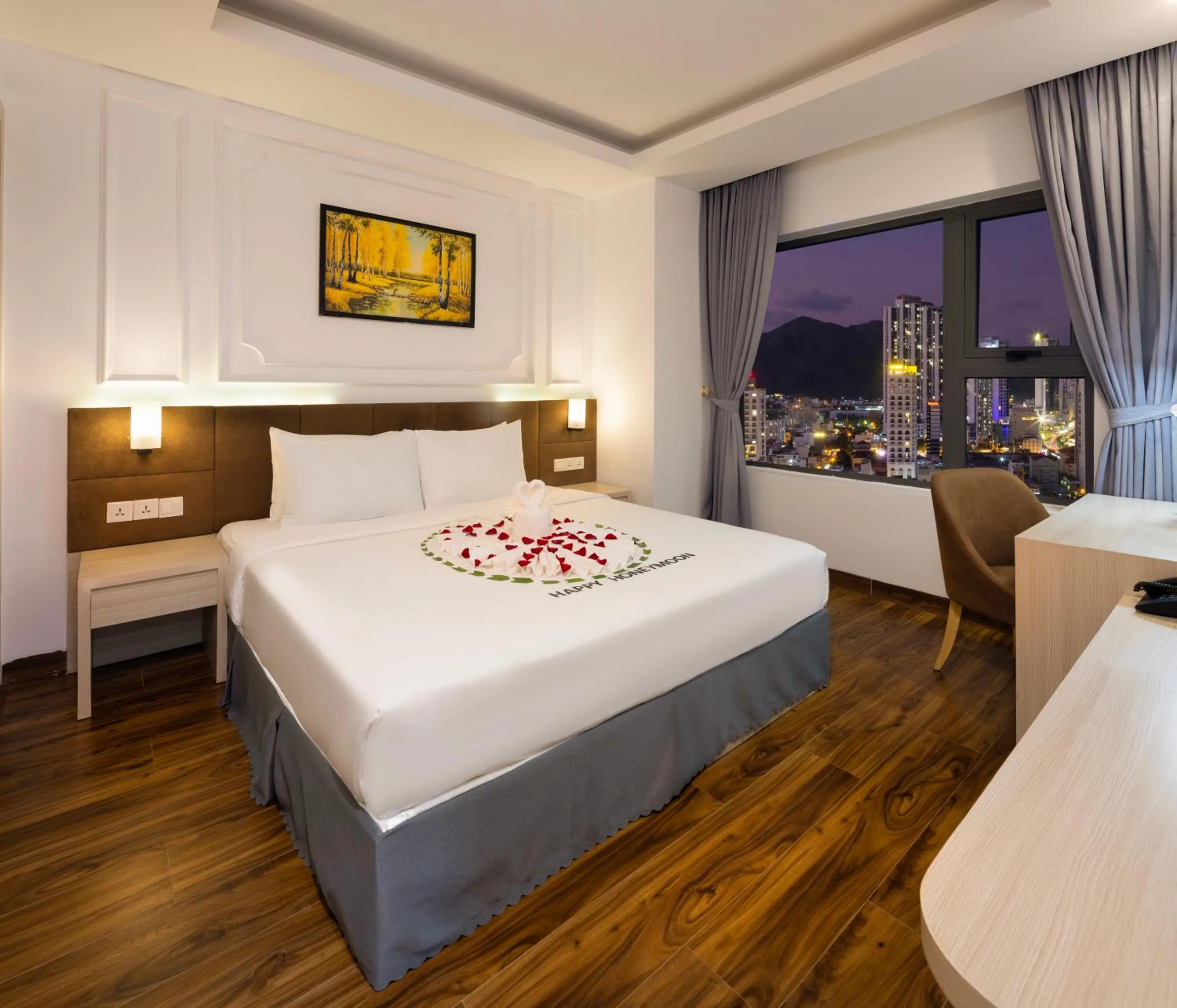 Bedroom, Bed in Hon Chong Retreat Hotel