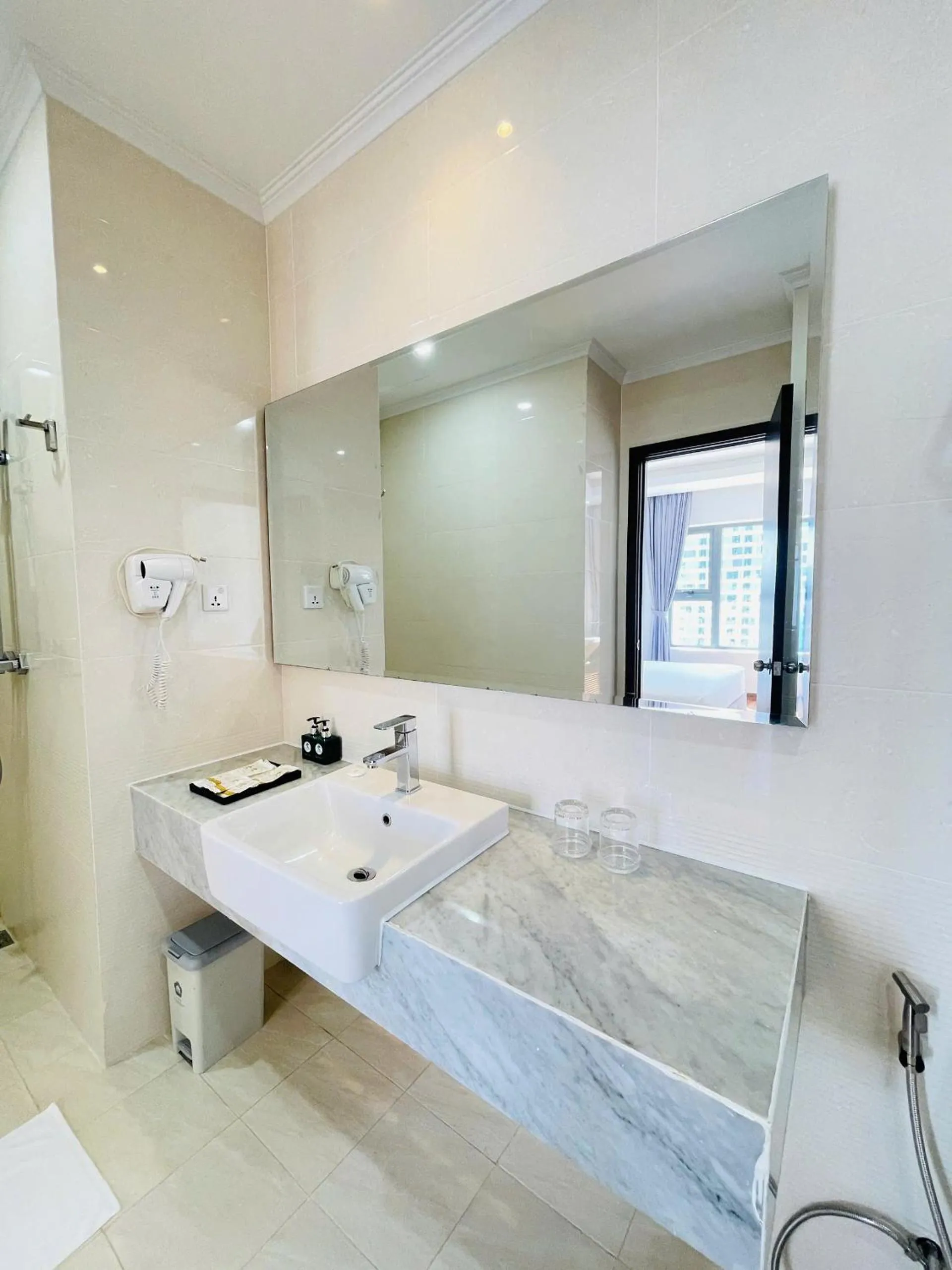 Bathroom in Hon Chong Retreat Hotel