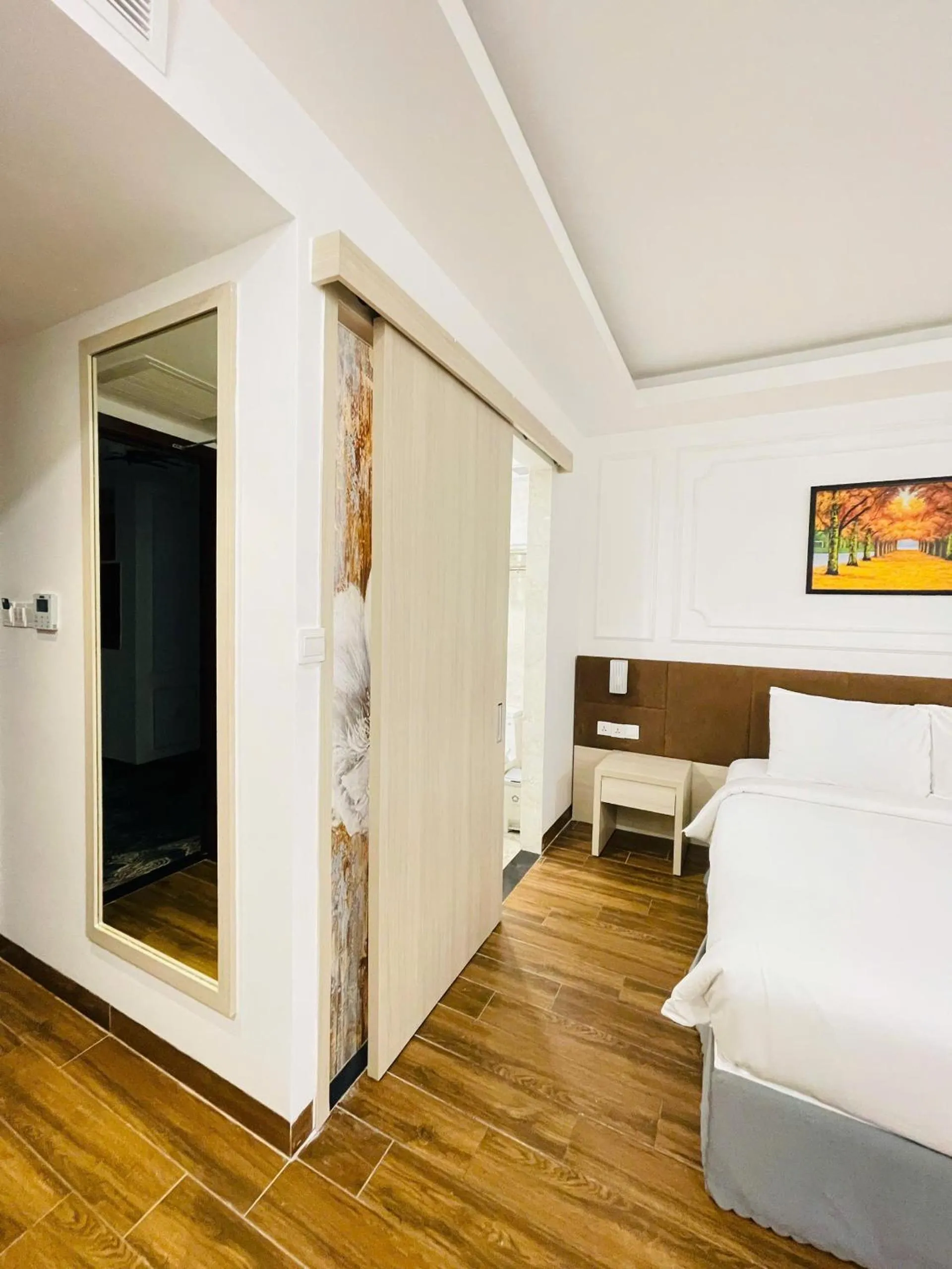 Photo of the whole room, Bed in Hon Chong Retreat Hotel