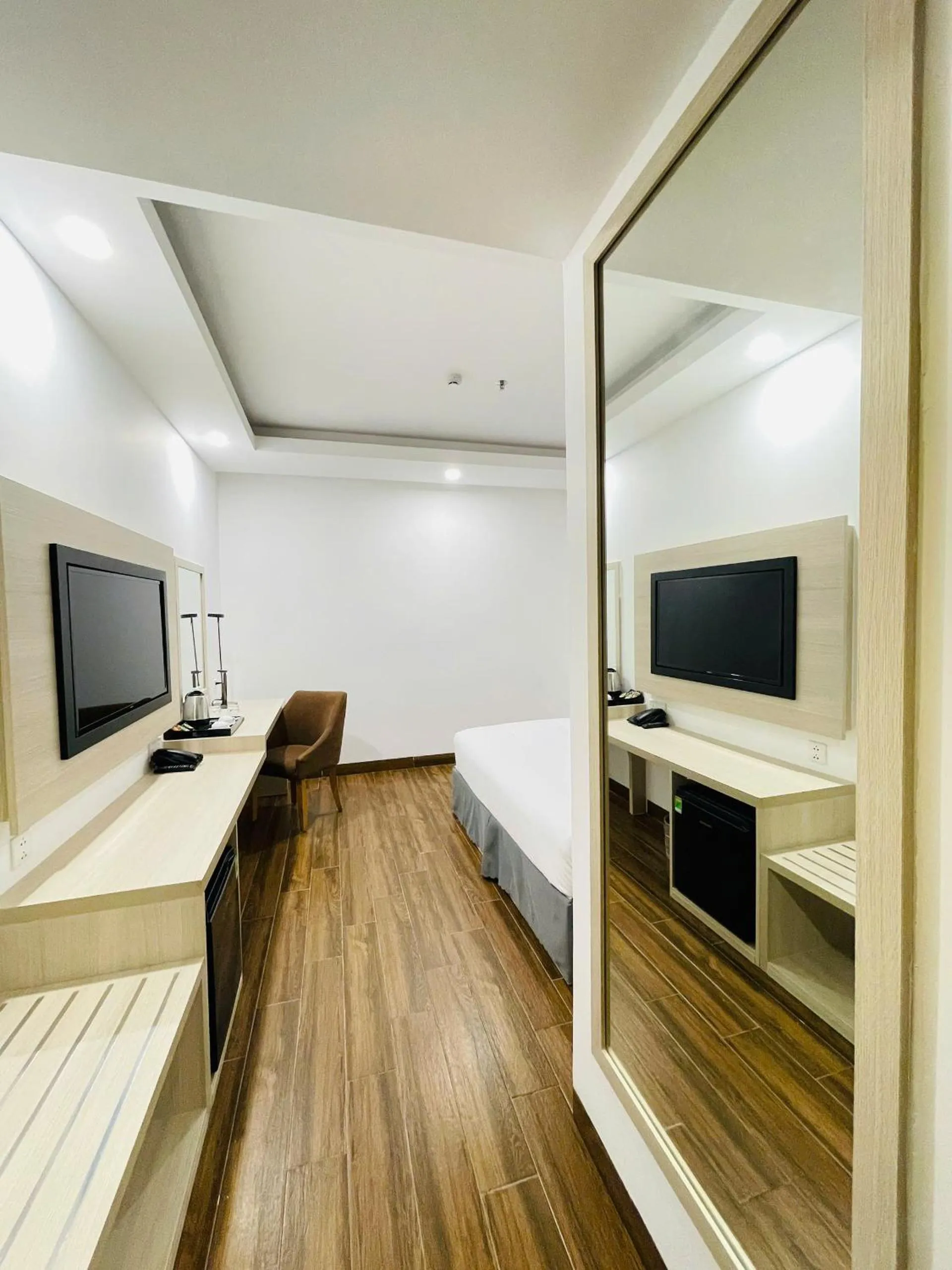 Property building, Bed in Hon Chong Retreat Hotel