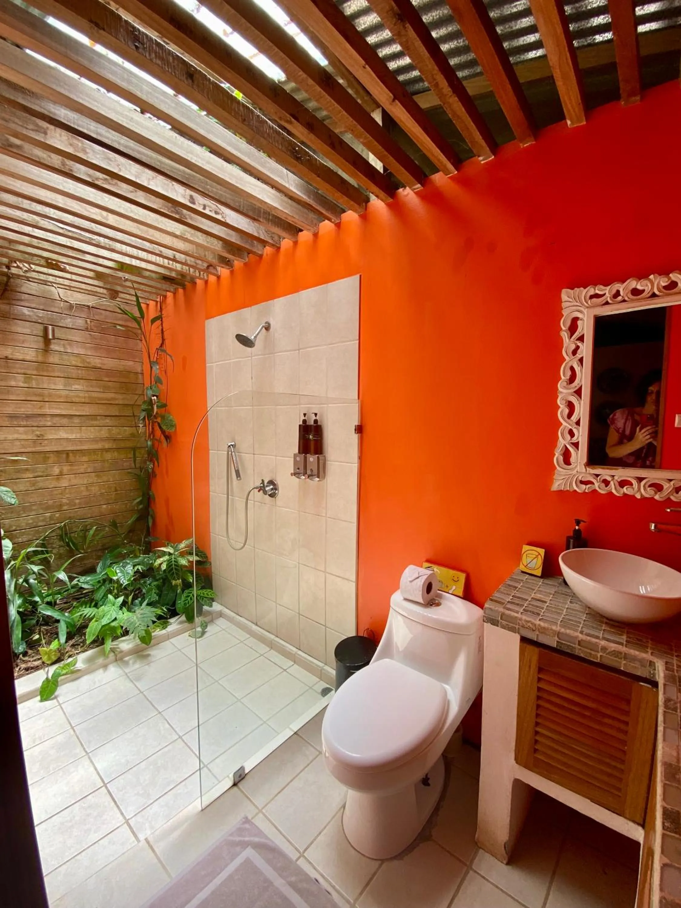 Shower in La Shamana - Ecological Concept in Jungle