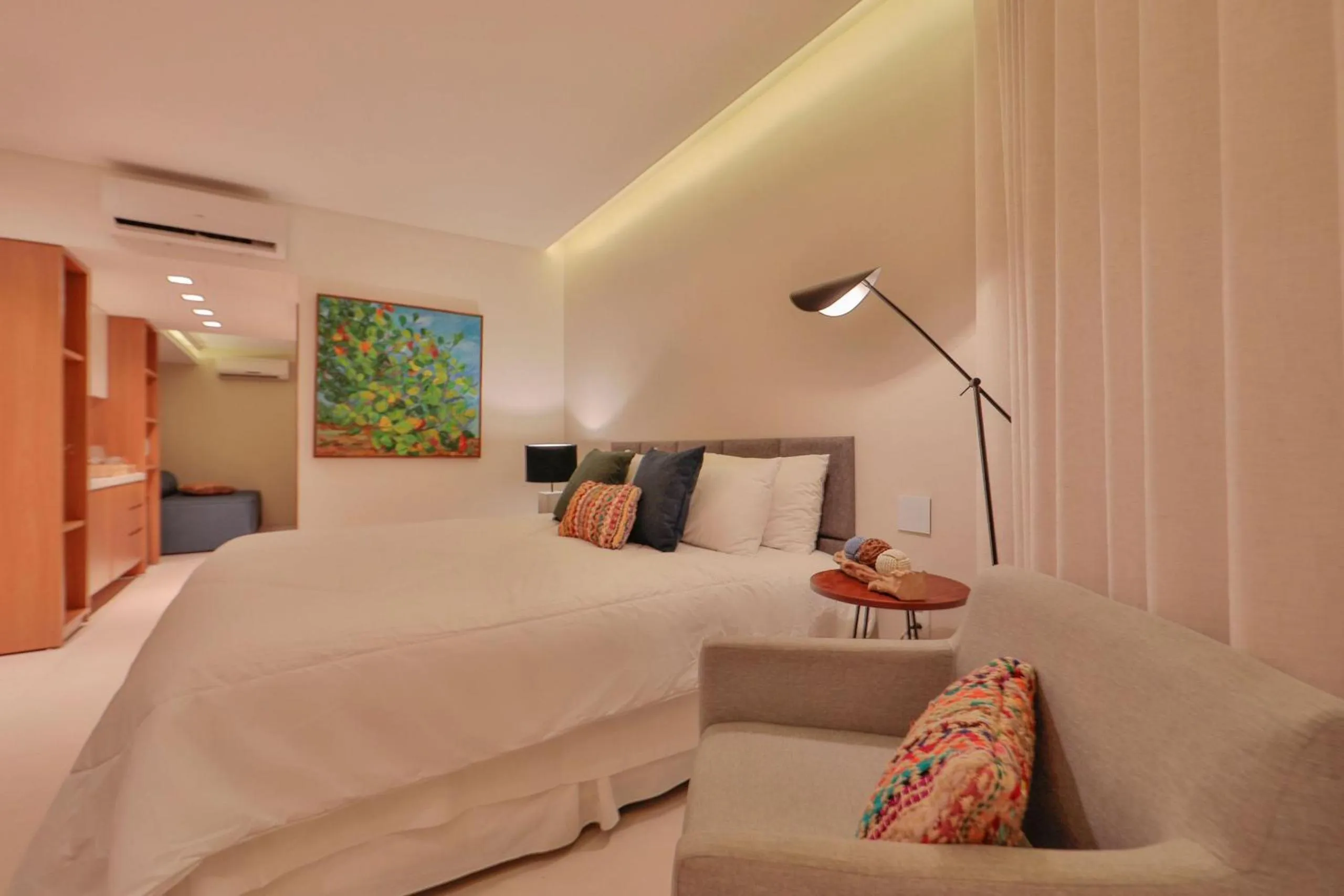 Bed in HY BEACH FLATS - INTERNATIONAL