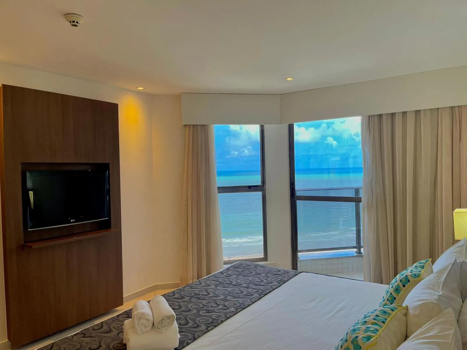 Natural landscape, Bed in HY BEACH FLATS - INTERNATIONAL