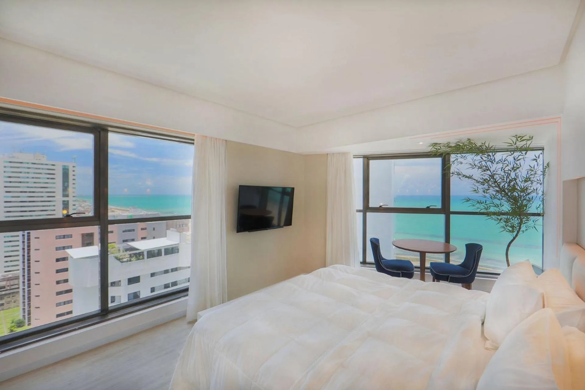 View (from property/room), Bed in HY BEACH FLATS - INTERNATIONAL
