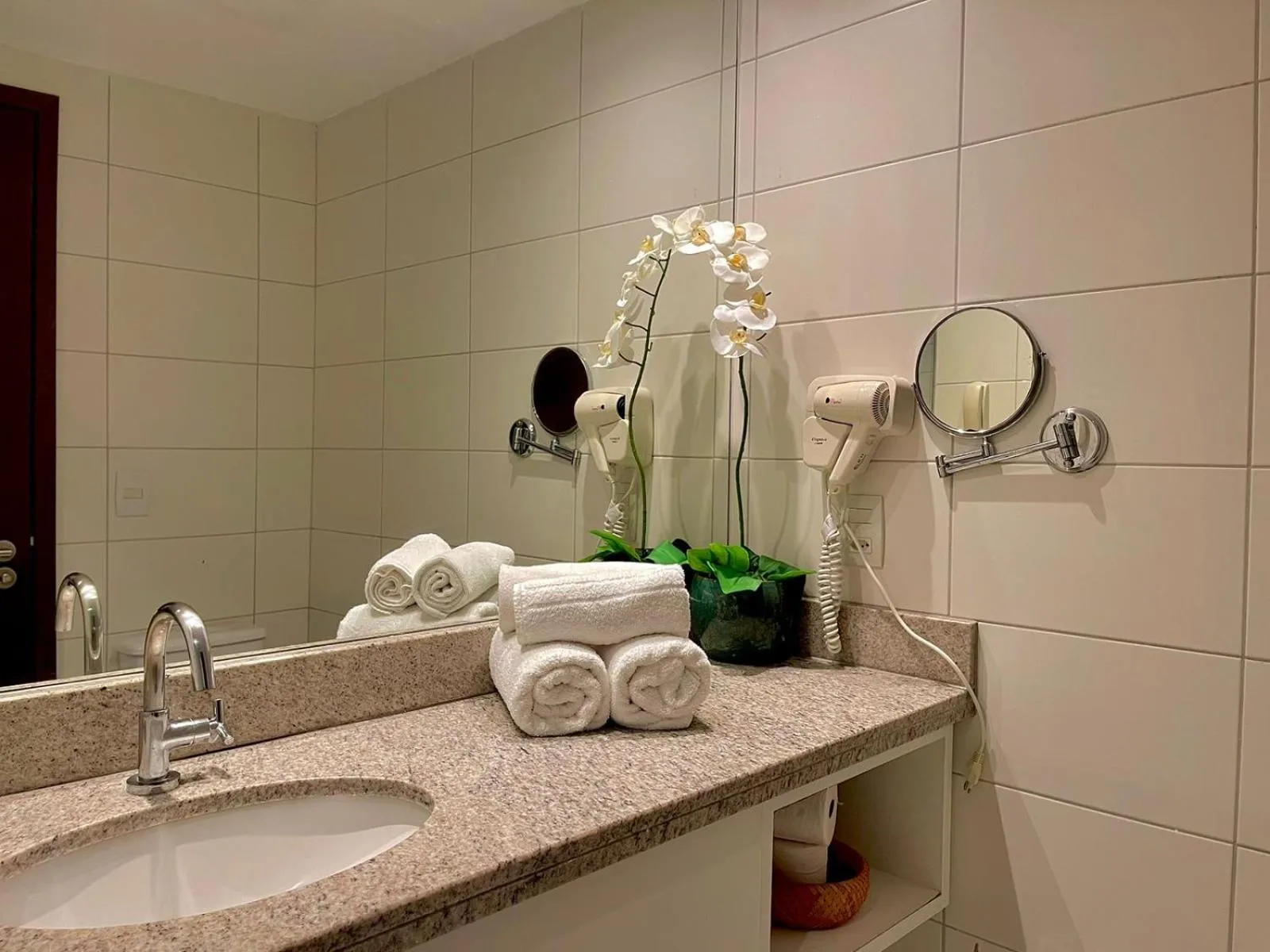 Bathroom in HY BEACH FLATS - INTERNATIONAL