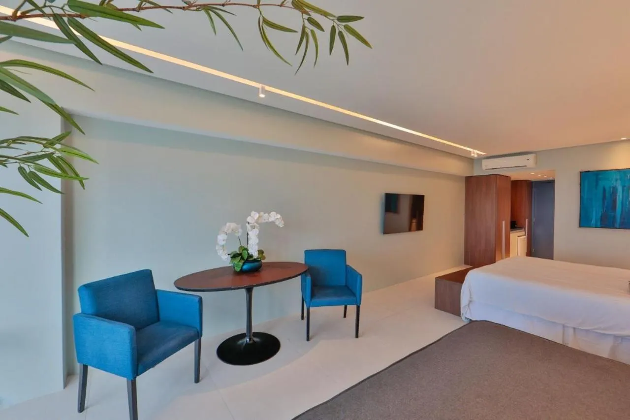 Bedroom, Bed in HY BEACH FLATS - INTERNATIONAL