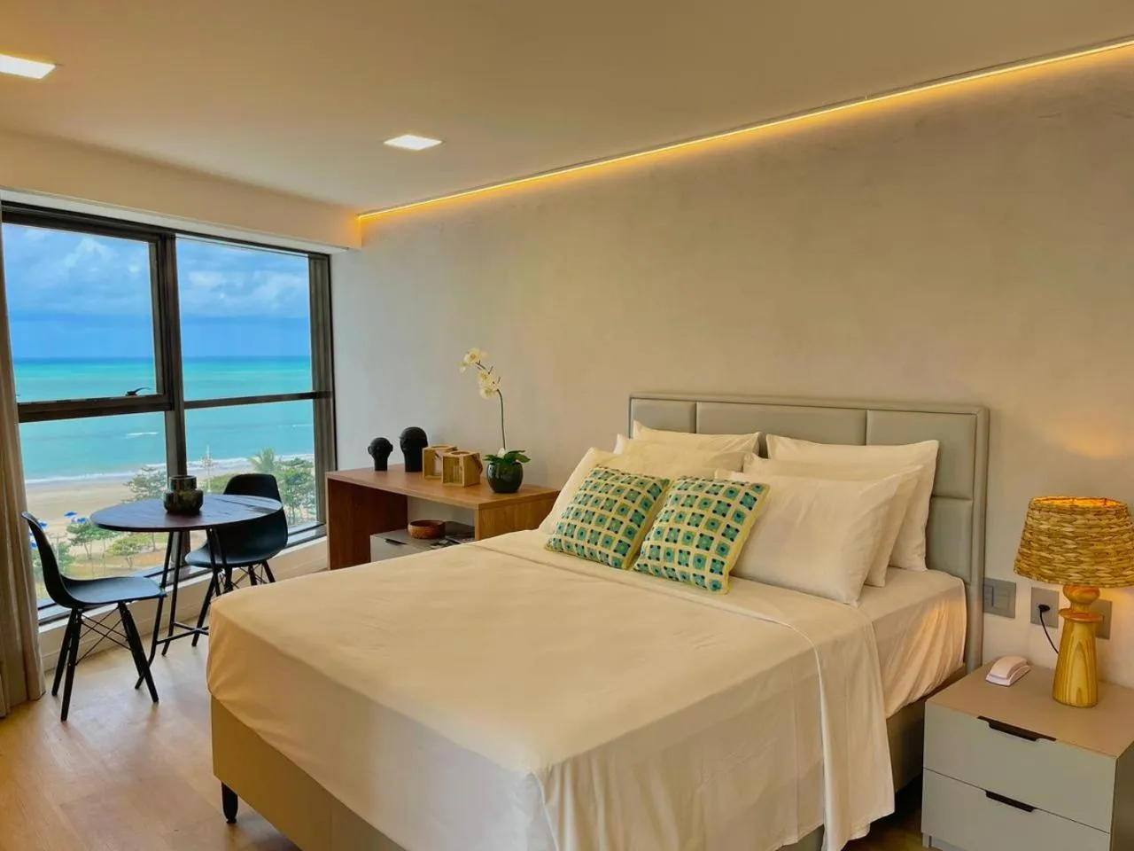 Bed in HY BEACH FLATS - INTERNATIONAL