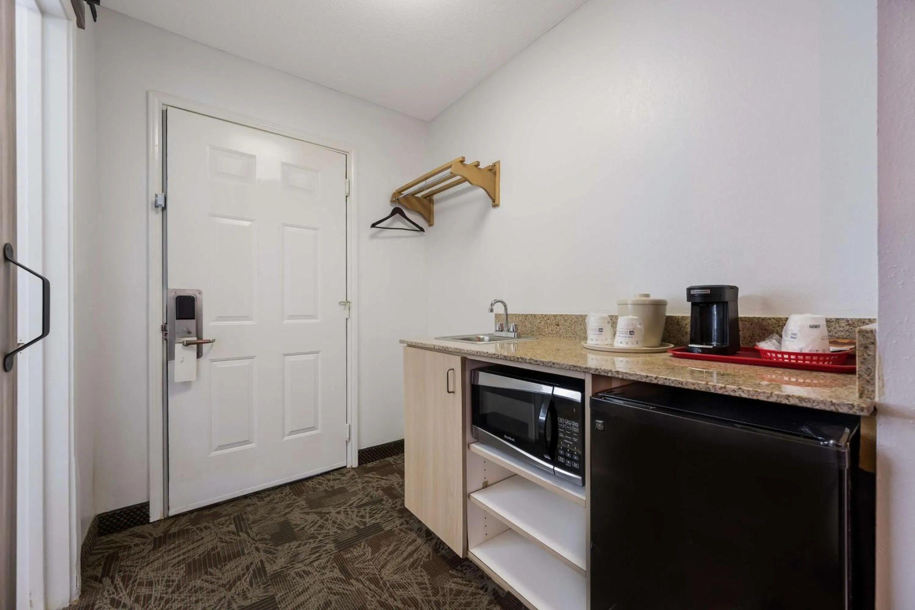 Bedroom in SureStay Hotel By Best Western Tuscaloosa Southeast