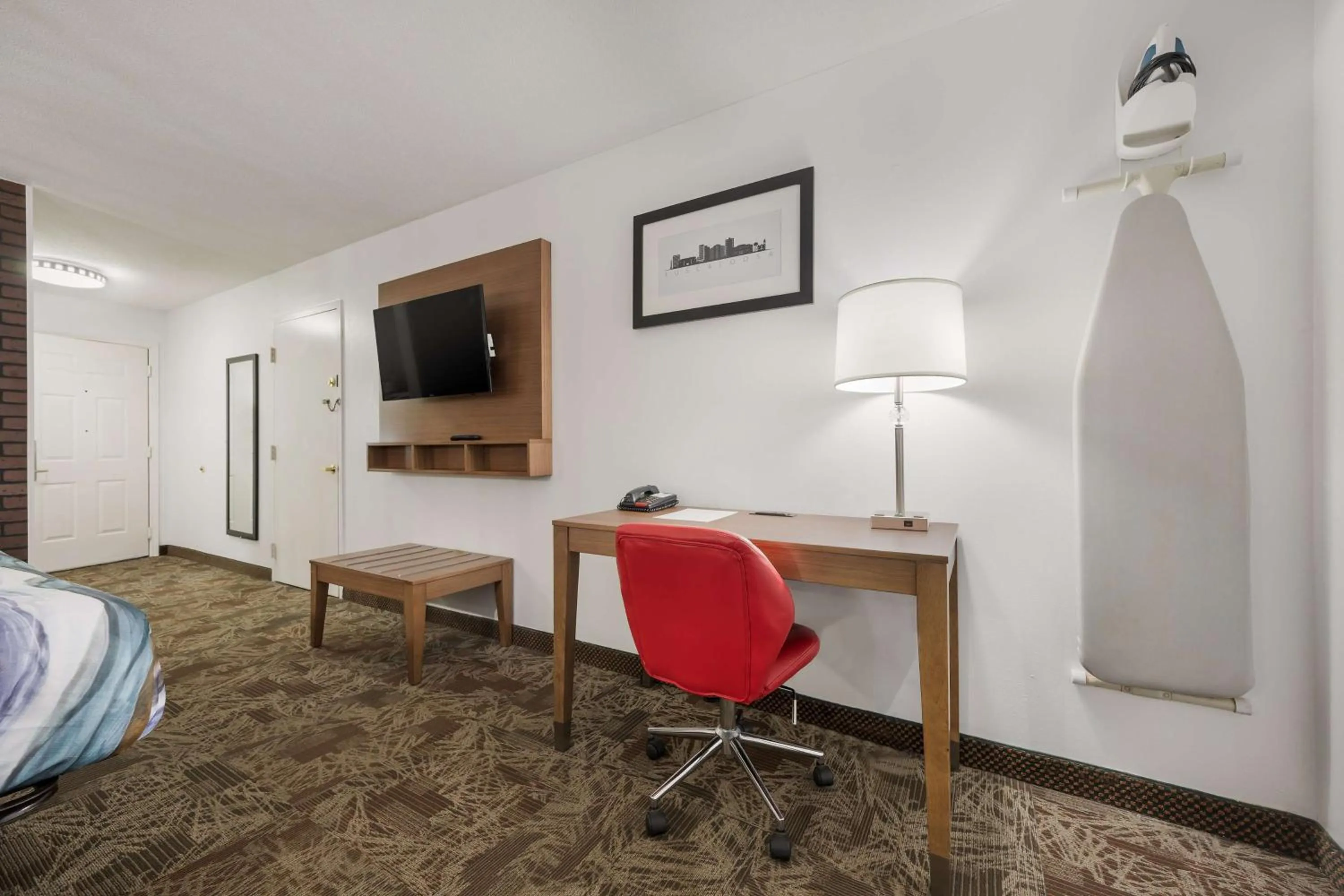 Bedroom, Bed in SureStay Hotel By Best Western Tuscaloosa Southeast