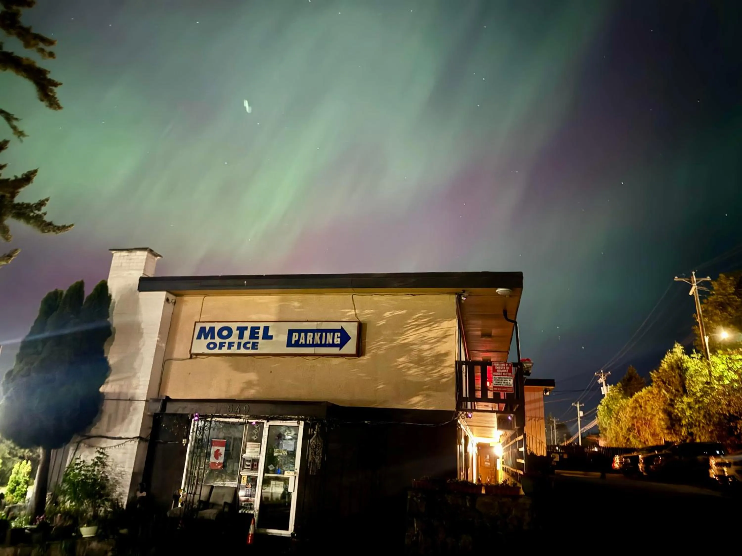 Property building in Holiday House Motel