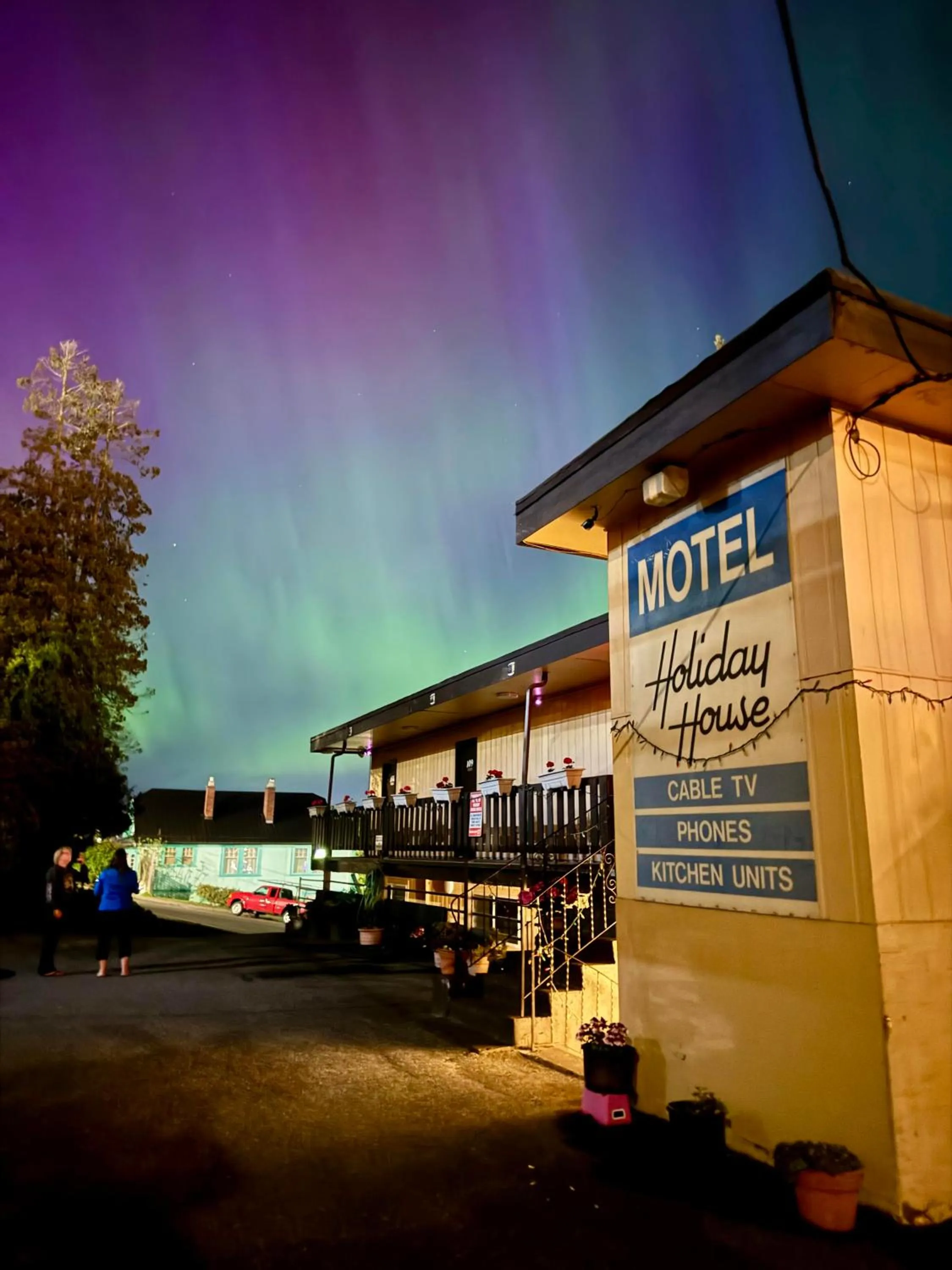 Parking in Holiday House Motel