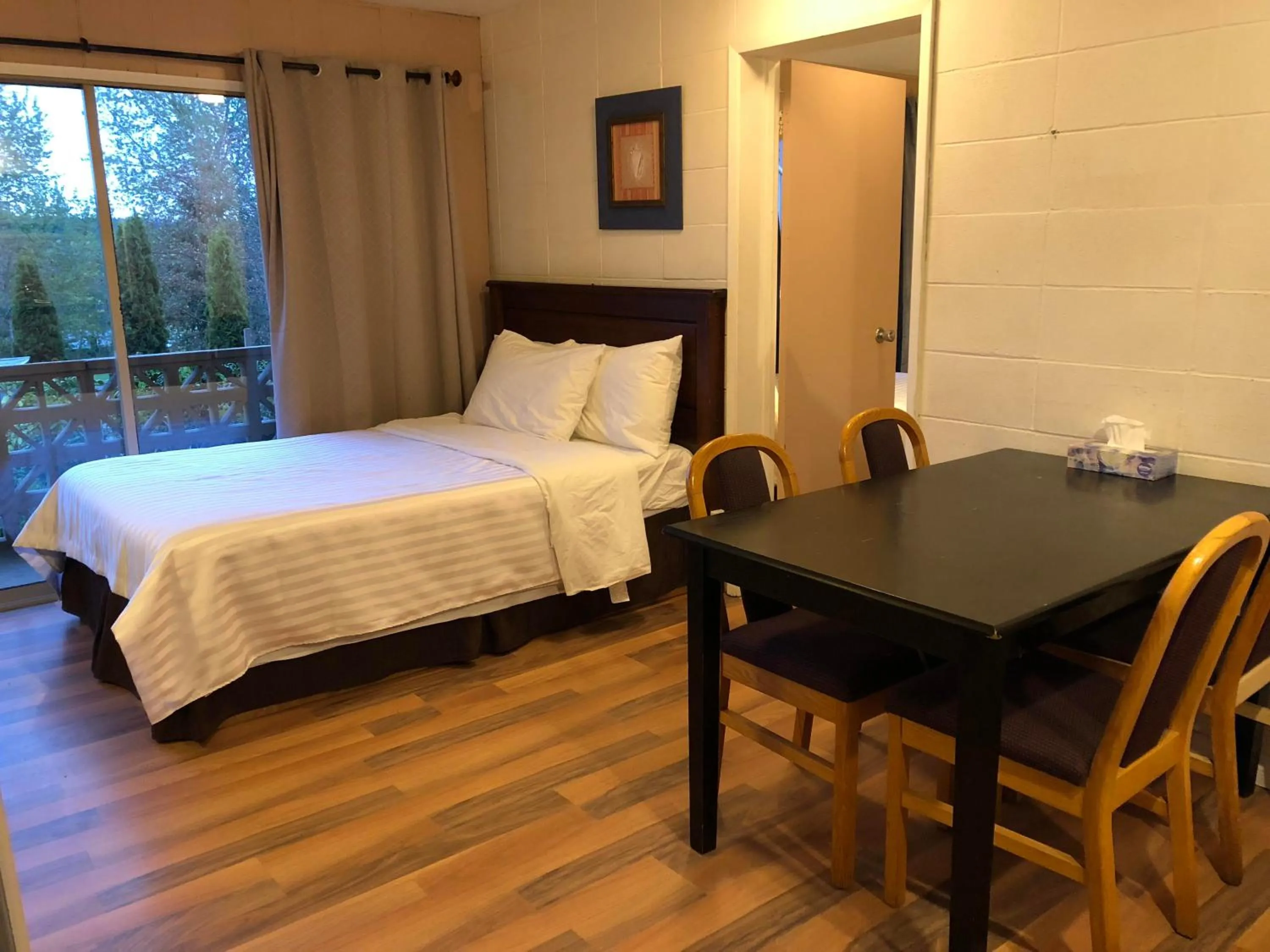 Bedroom in Holiday House Motel