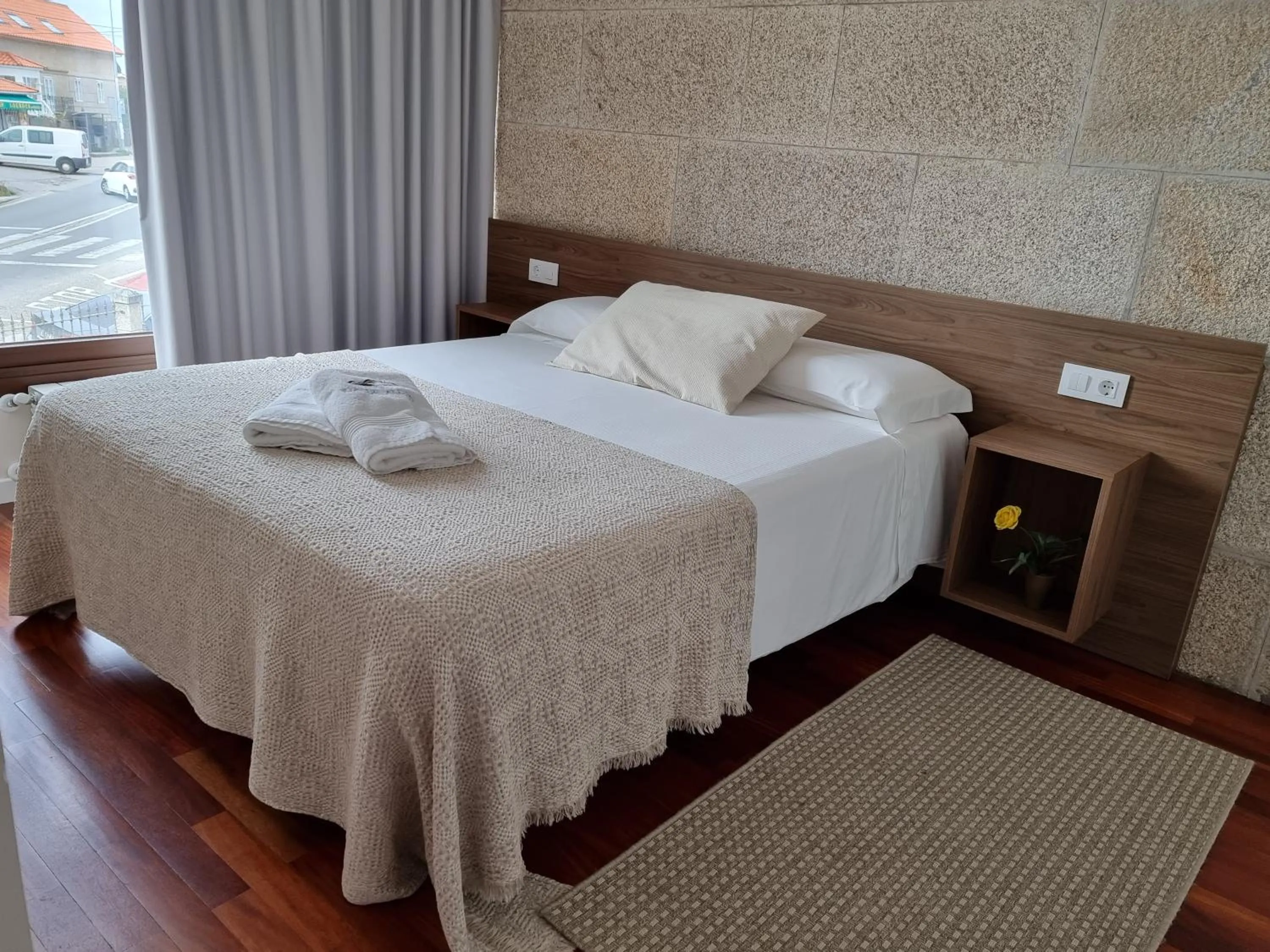 Bedroom, Bed in Apartamentos Ria de Aldan