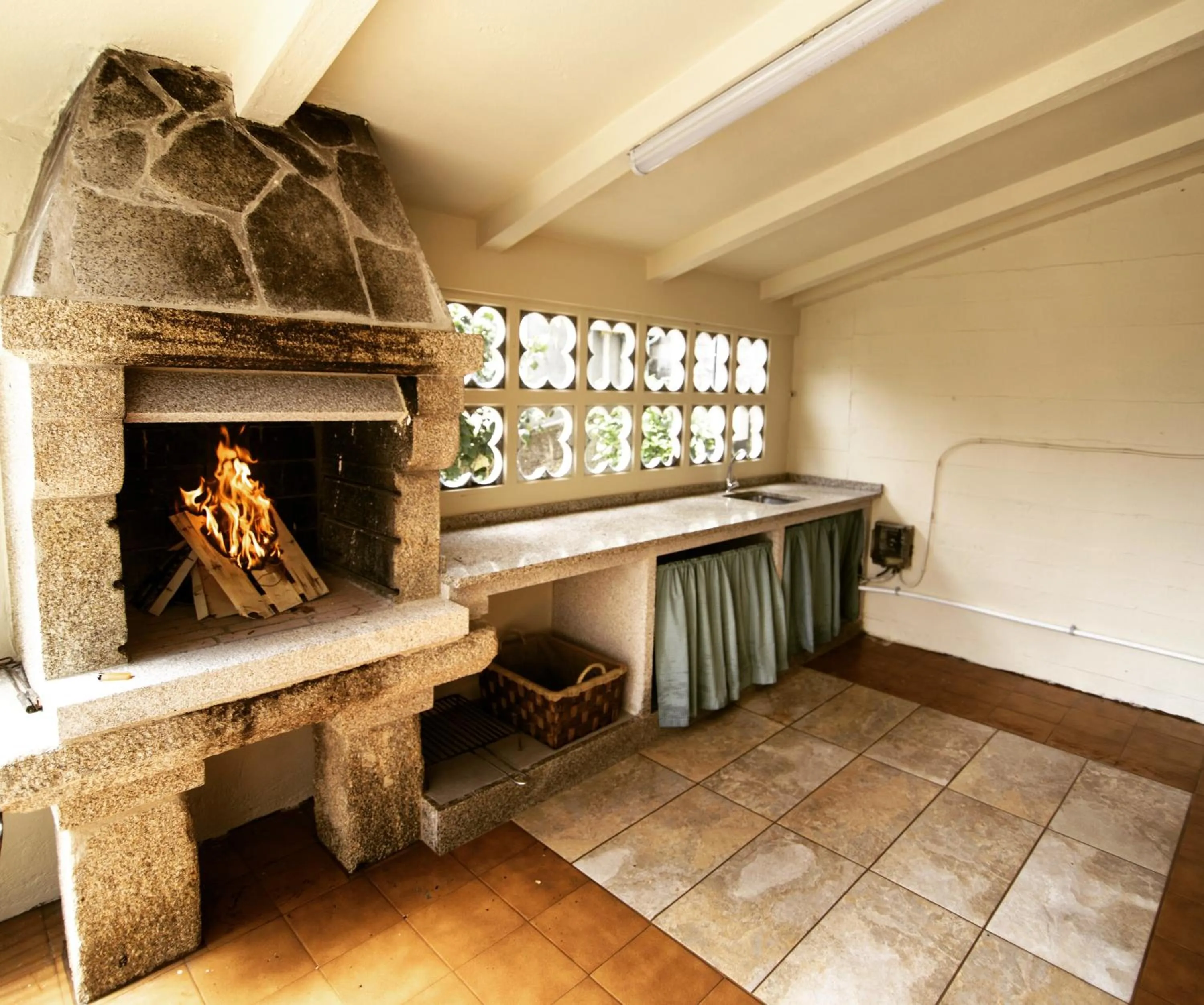 BBQ facilities in Apartamentos Ria de Aldan