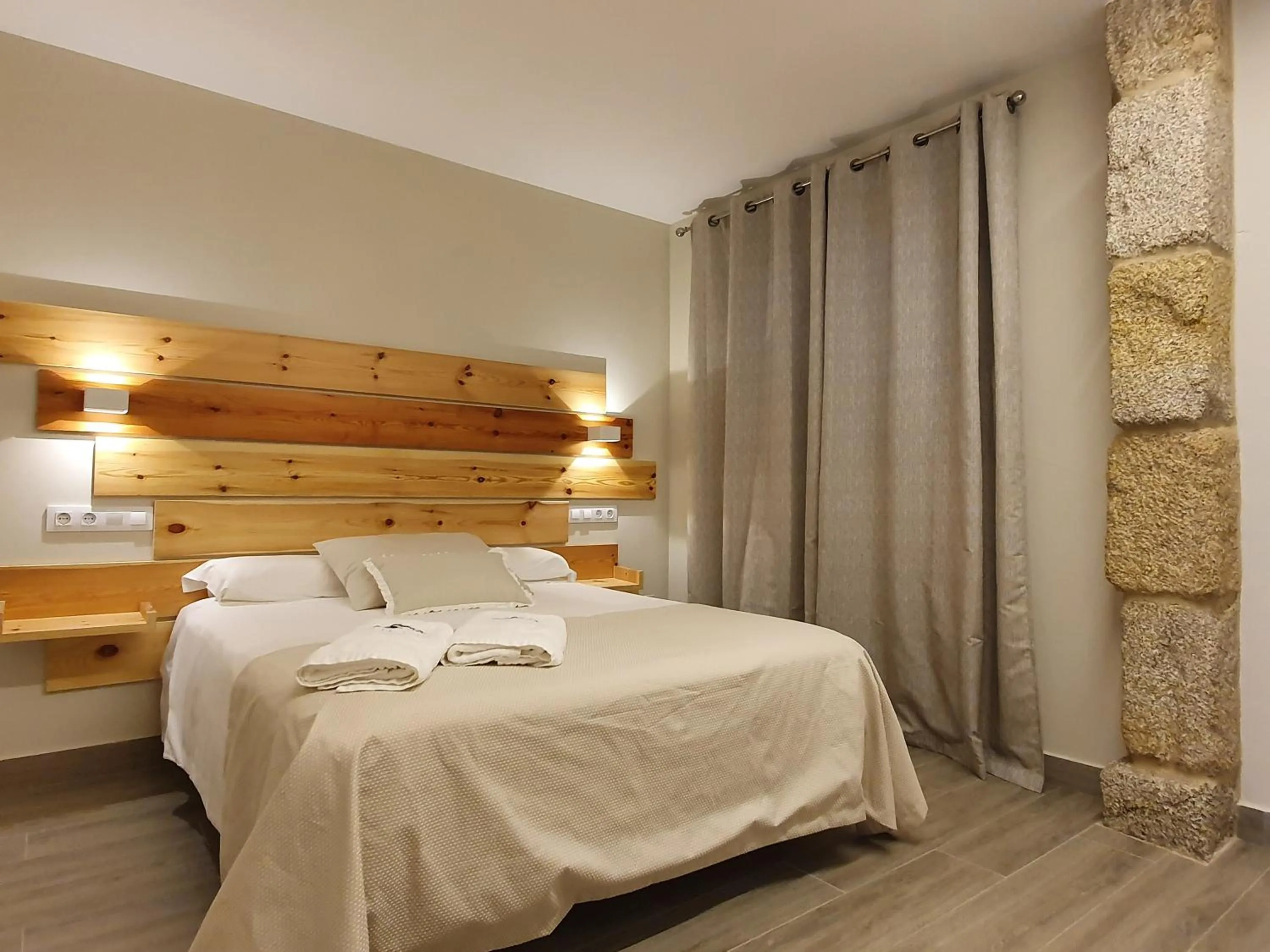 Bedroom, Bed in Apartamentos Ria de Aldan