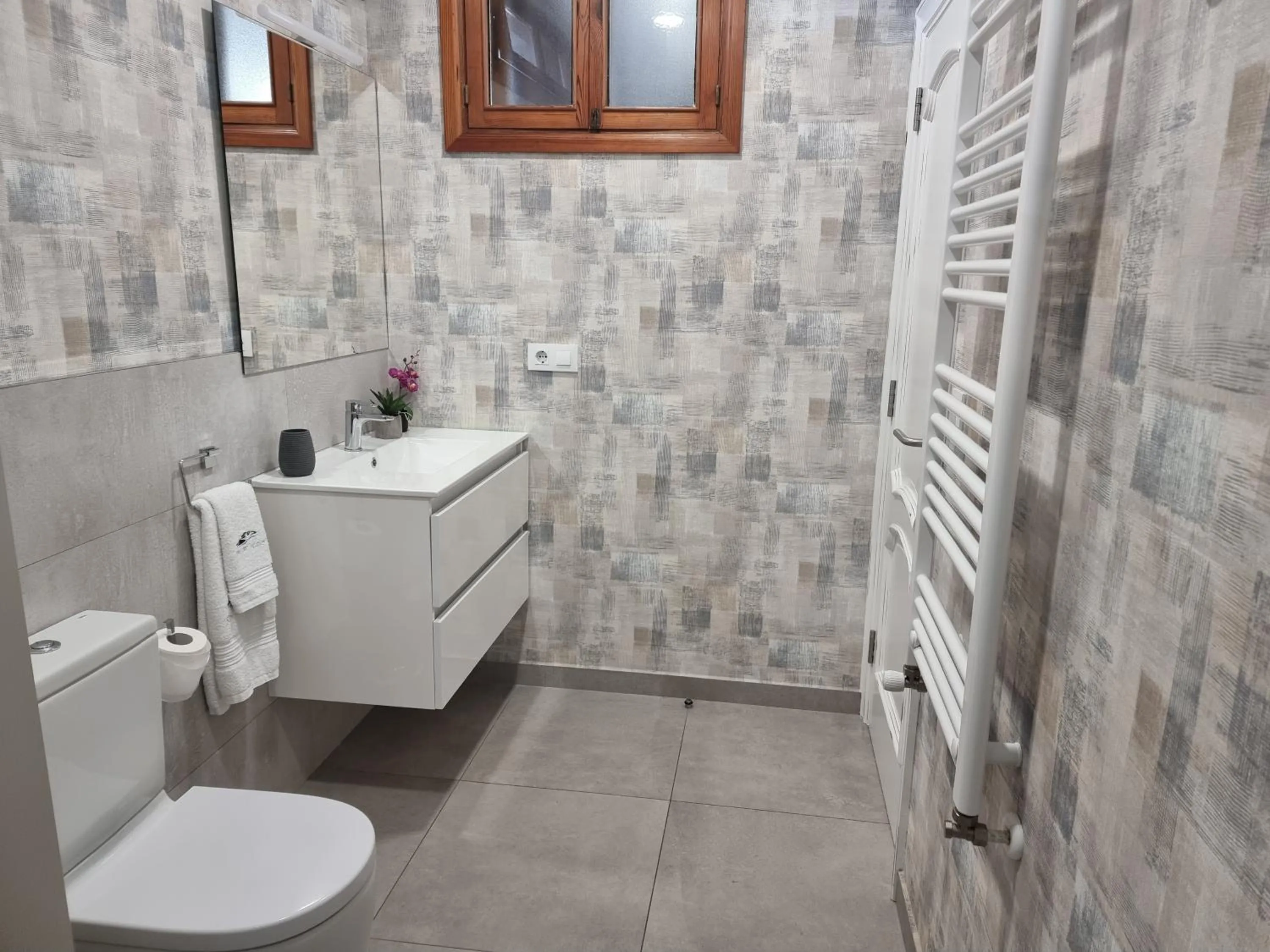 Bathroom in Apartamentos Ria de Aldan