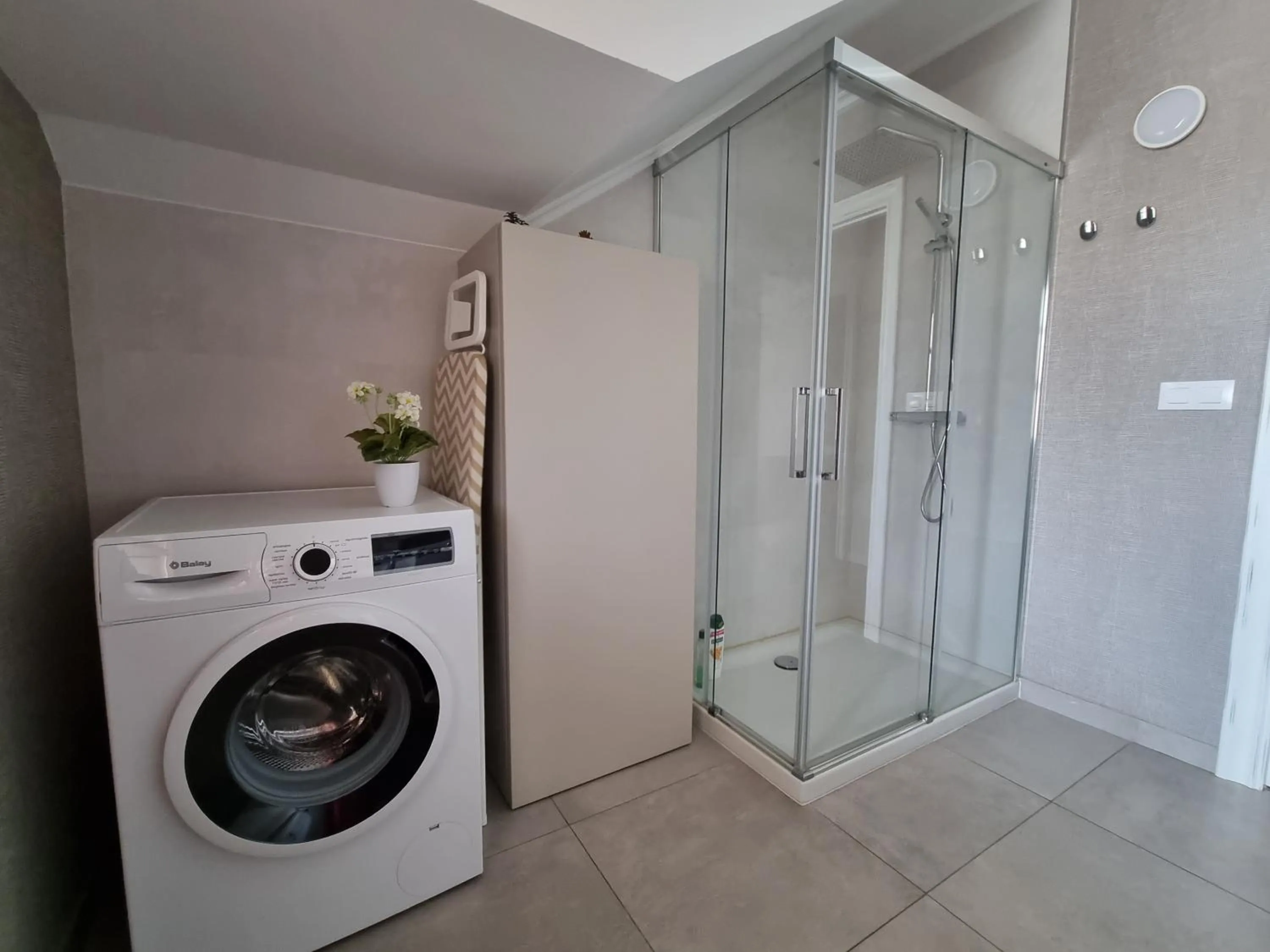 Shower in Apartamentos Ria de Aldan