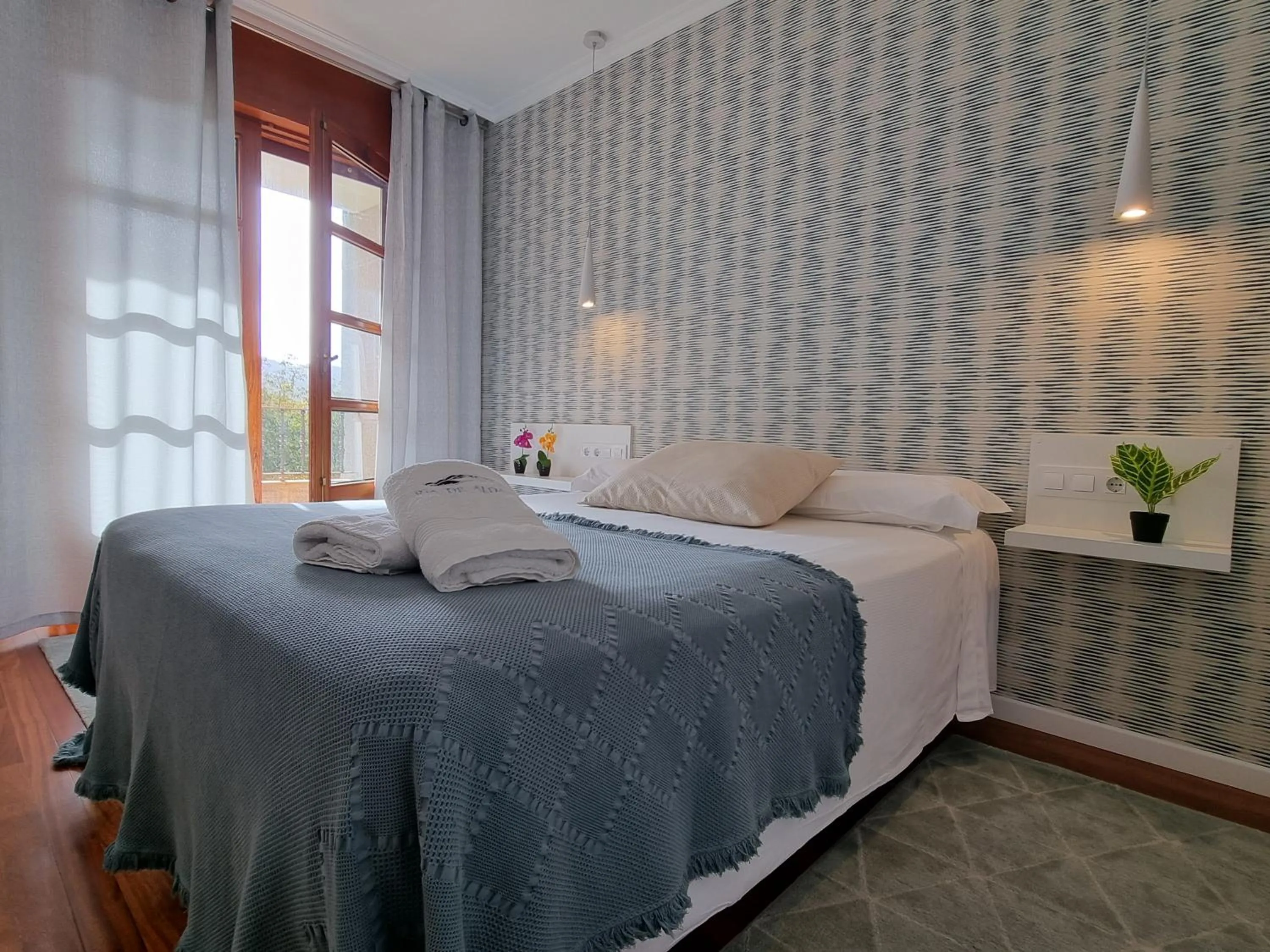 Bedroom, Bed in Apartamentos Ria de Aldan