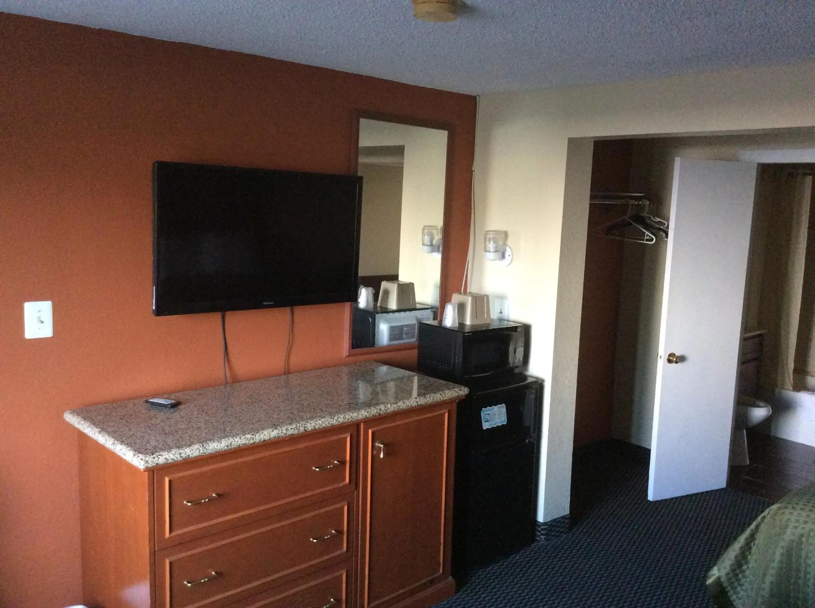 TV and multimedia in Royal Inn