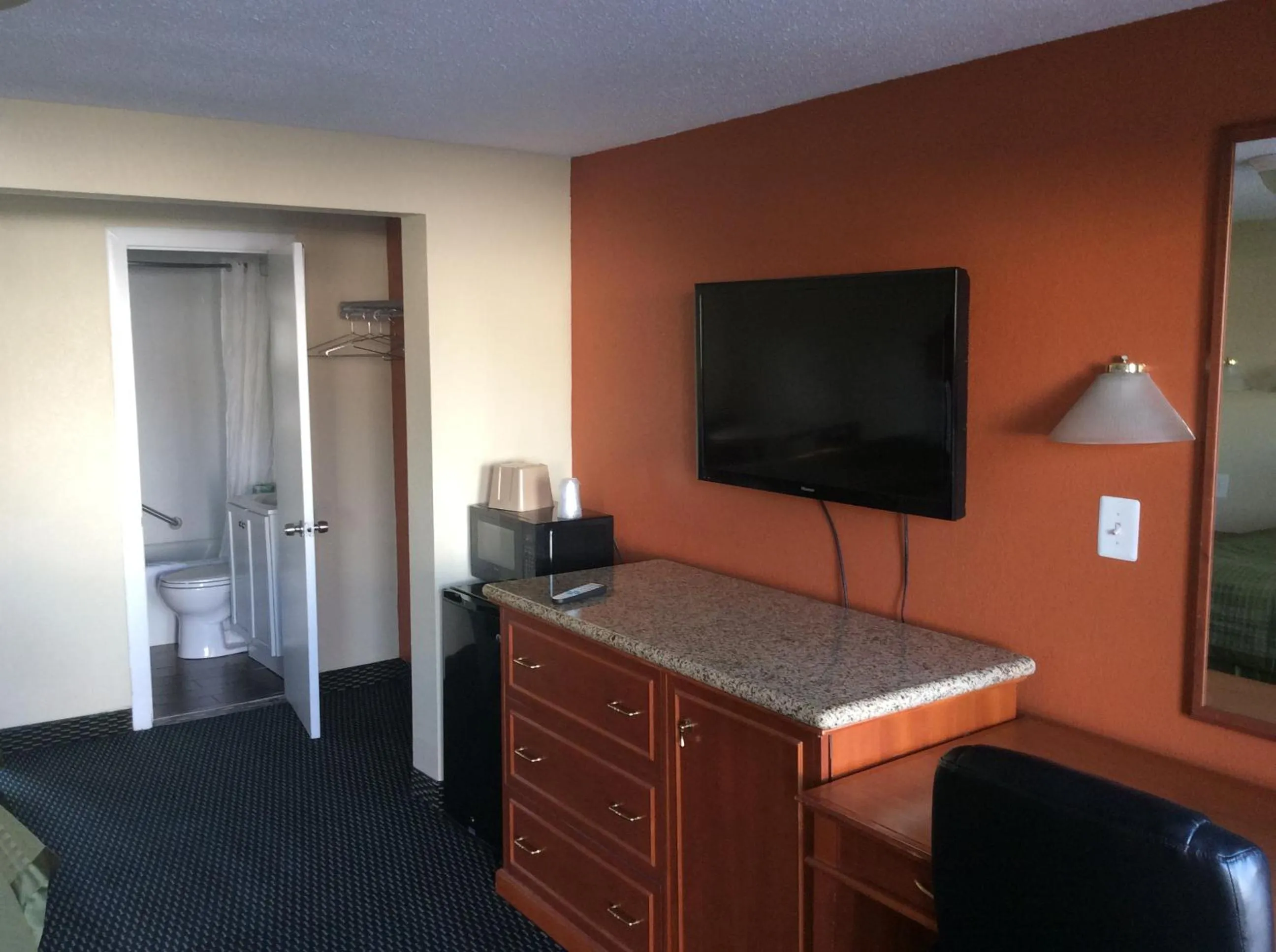 TV and multimedia in Royal Inn