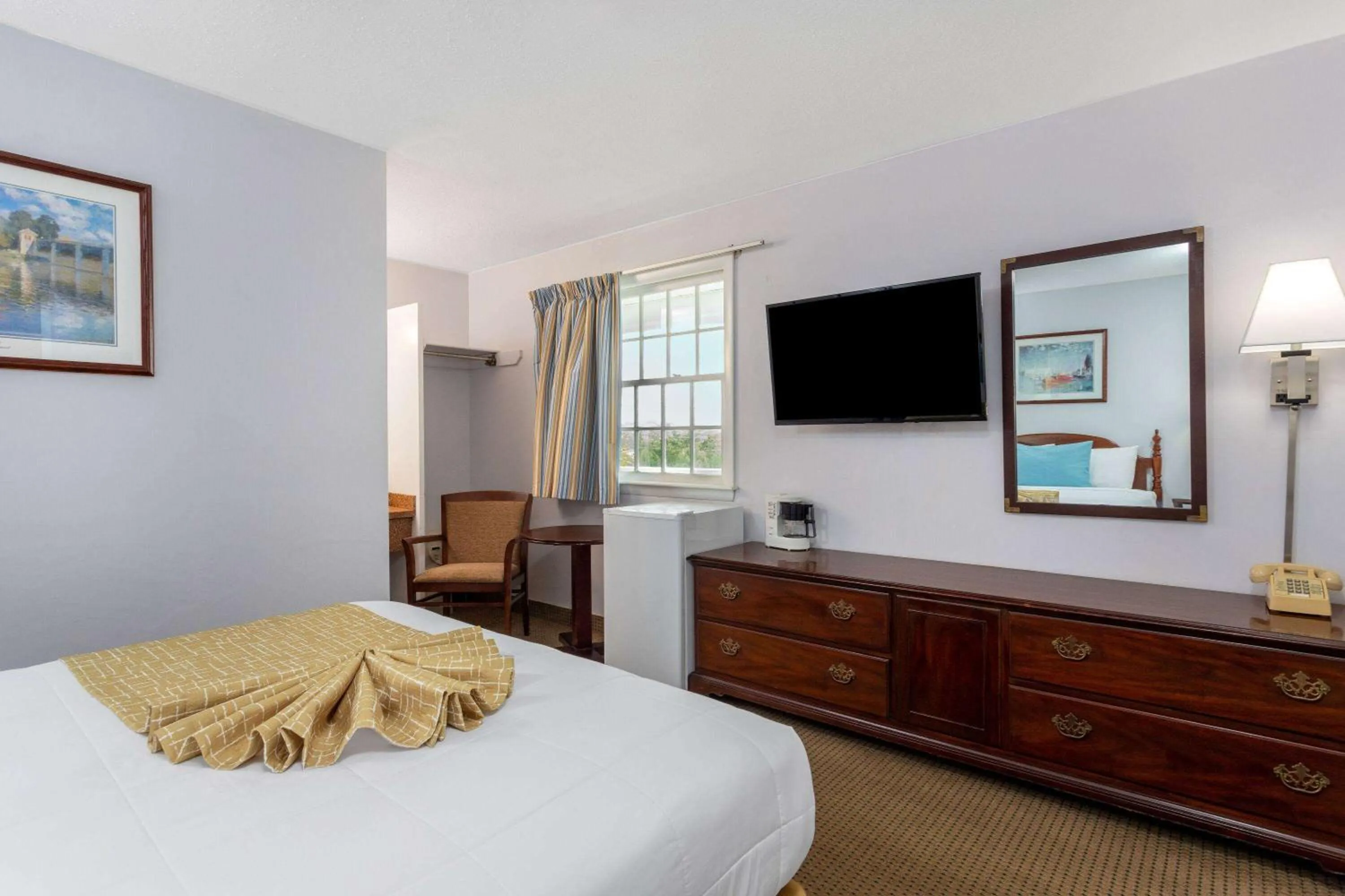 Photo of the whole room, Bed in Travelodge by Wyndham Cape Cod Area