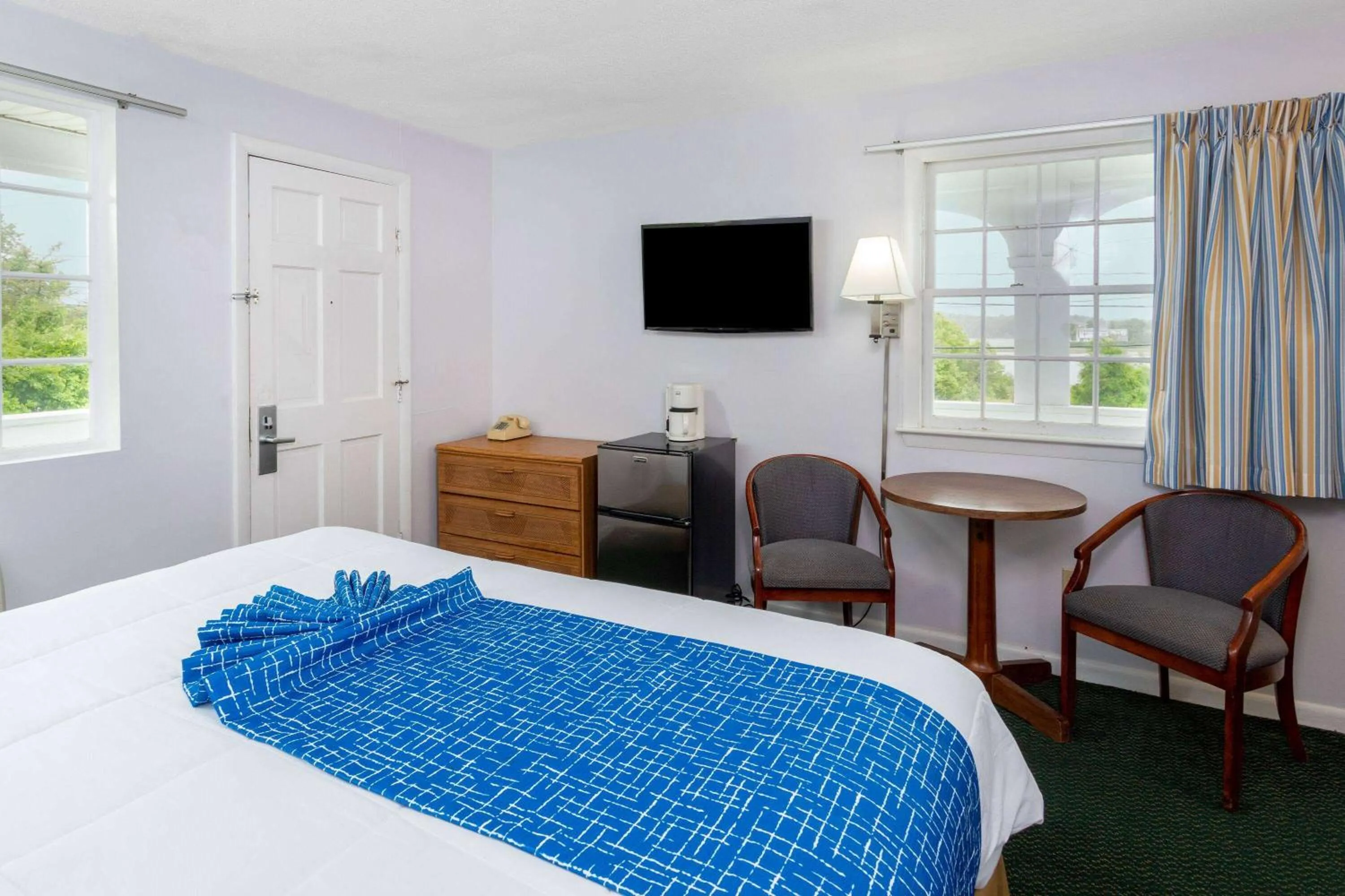 Photo of the whole room, Bed in Travelodge by Wyndham Cape Cod Area