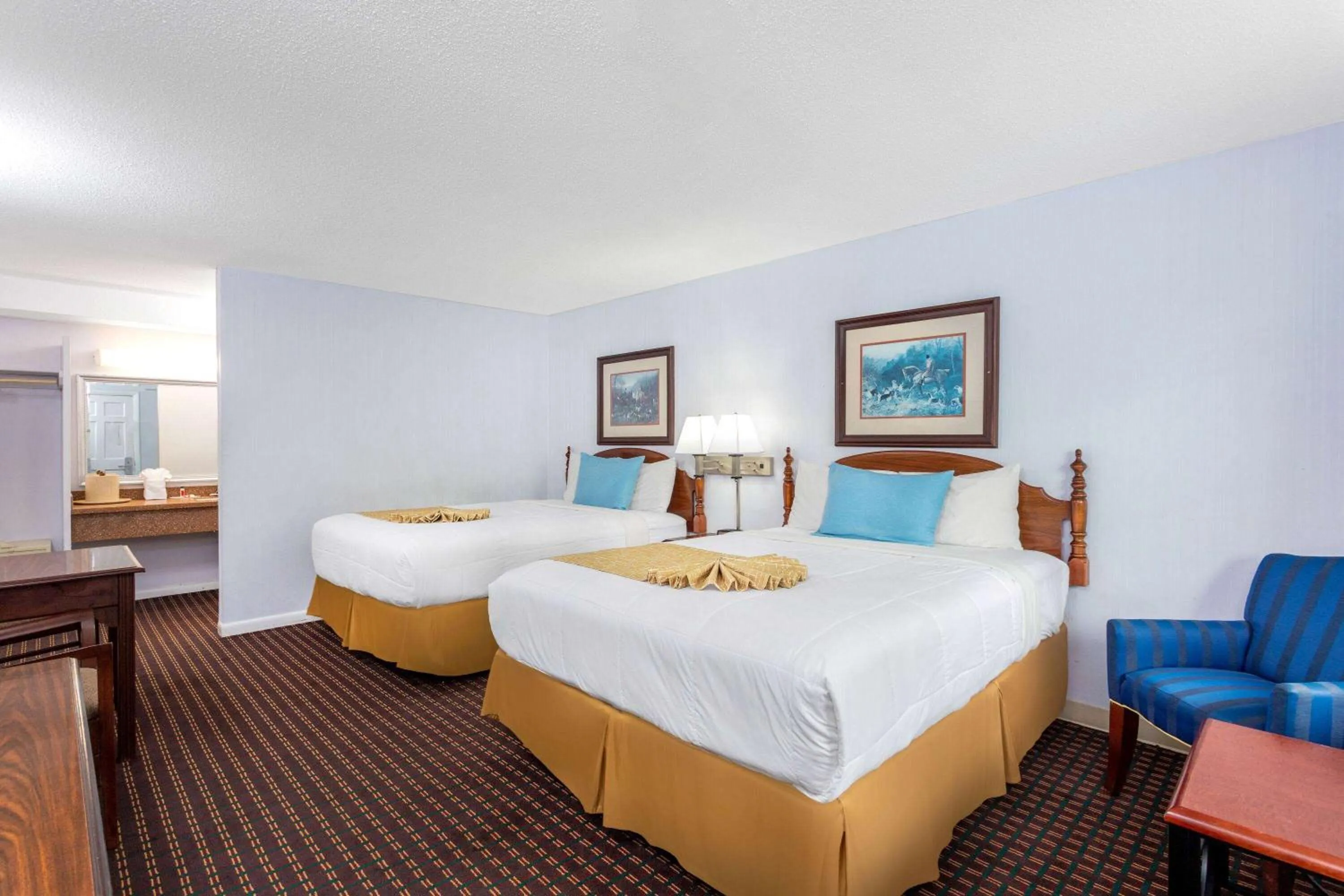 Photo of the whole room, Bed in Travelodge by Wyndham Cape Cod Area