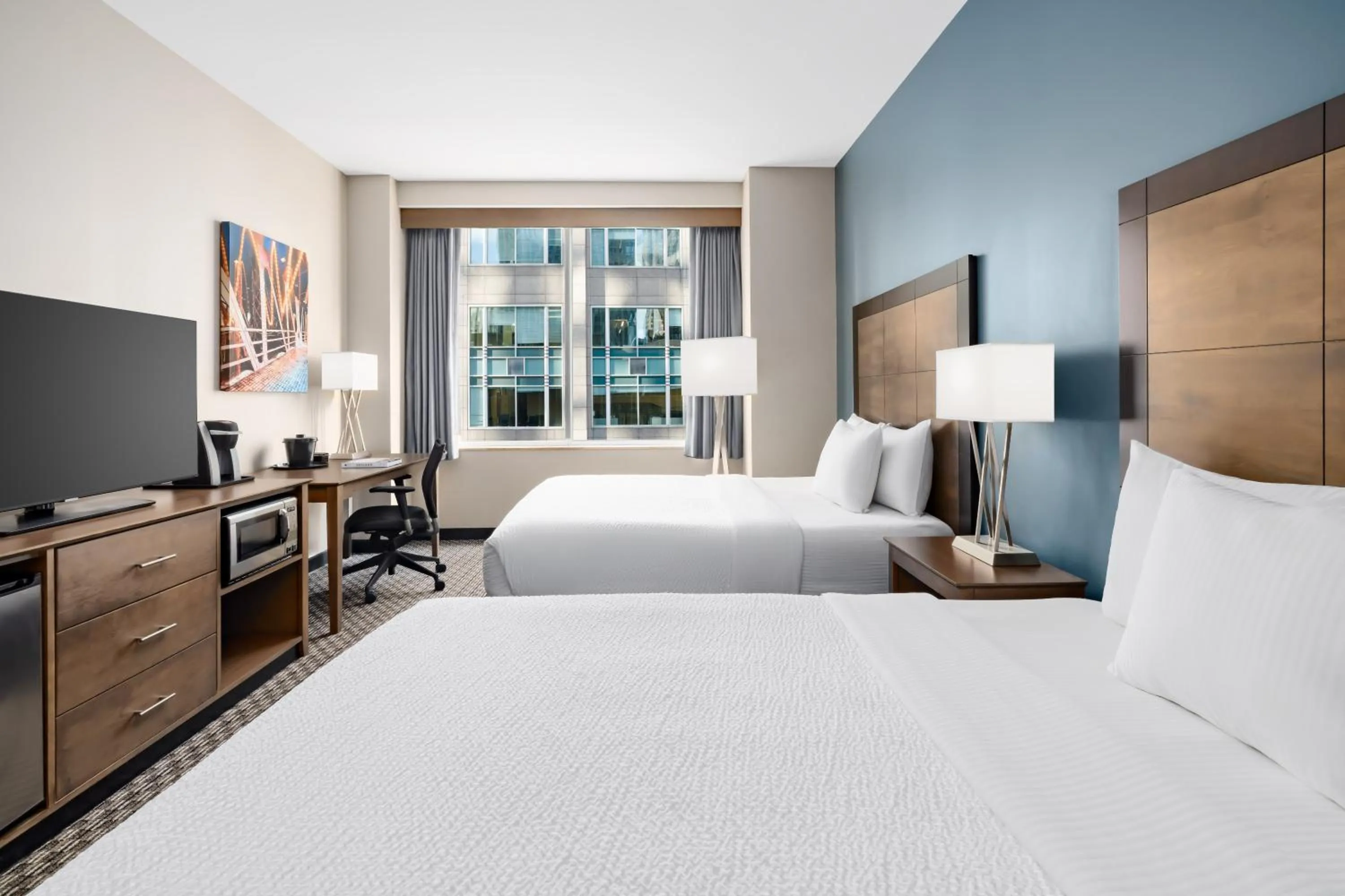 Bed in La Quinta by Wyndham Chicago Downtown