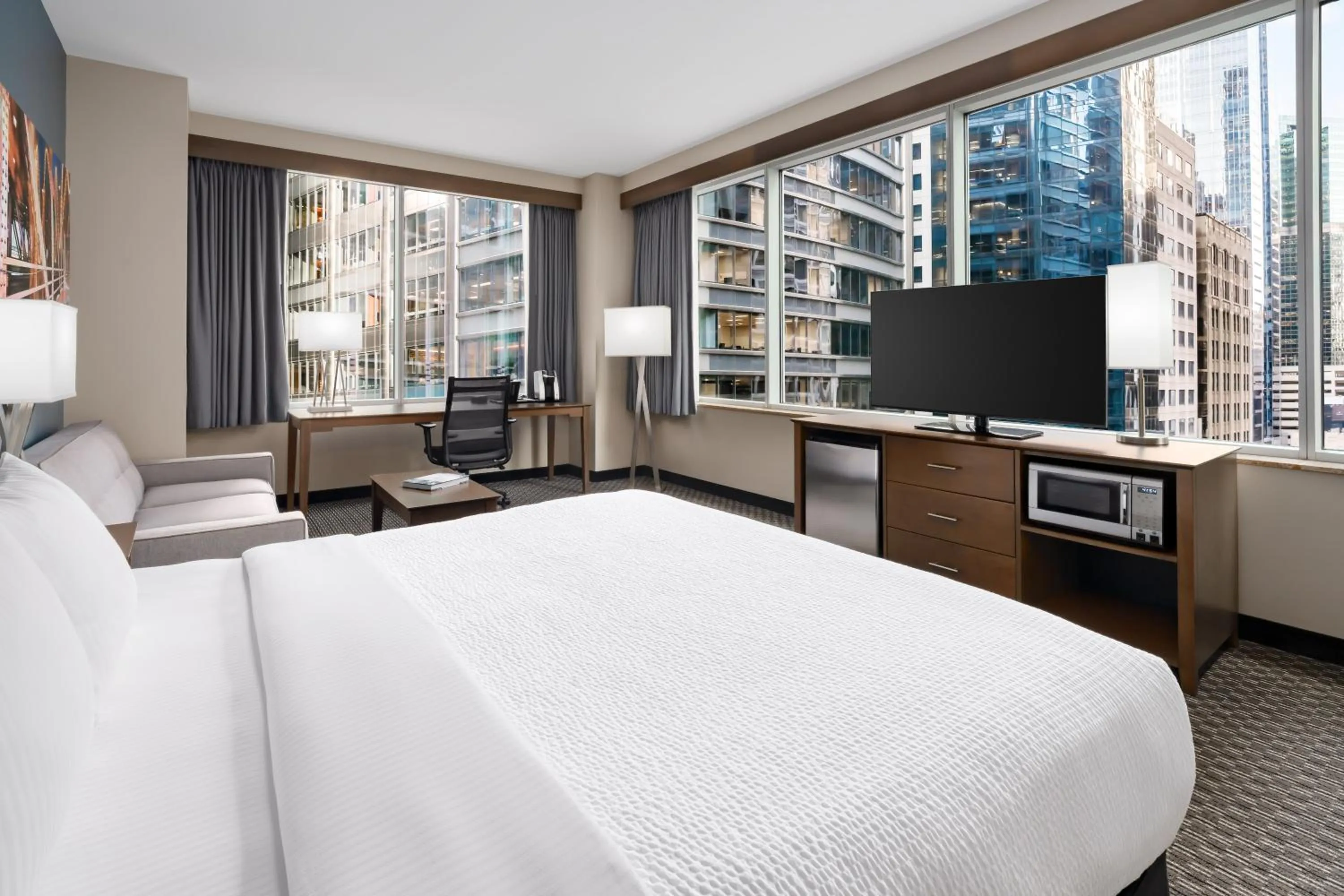 Bed in La Quinta by Wyndham Chicago Downtown