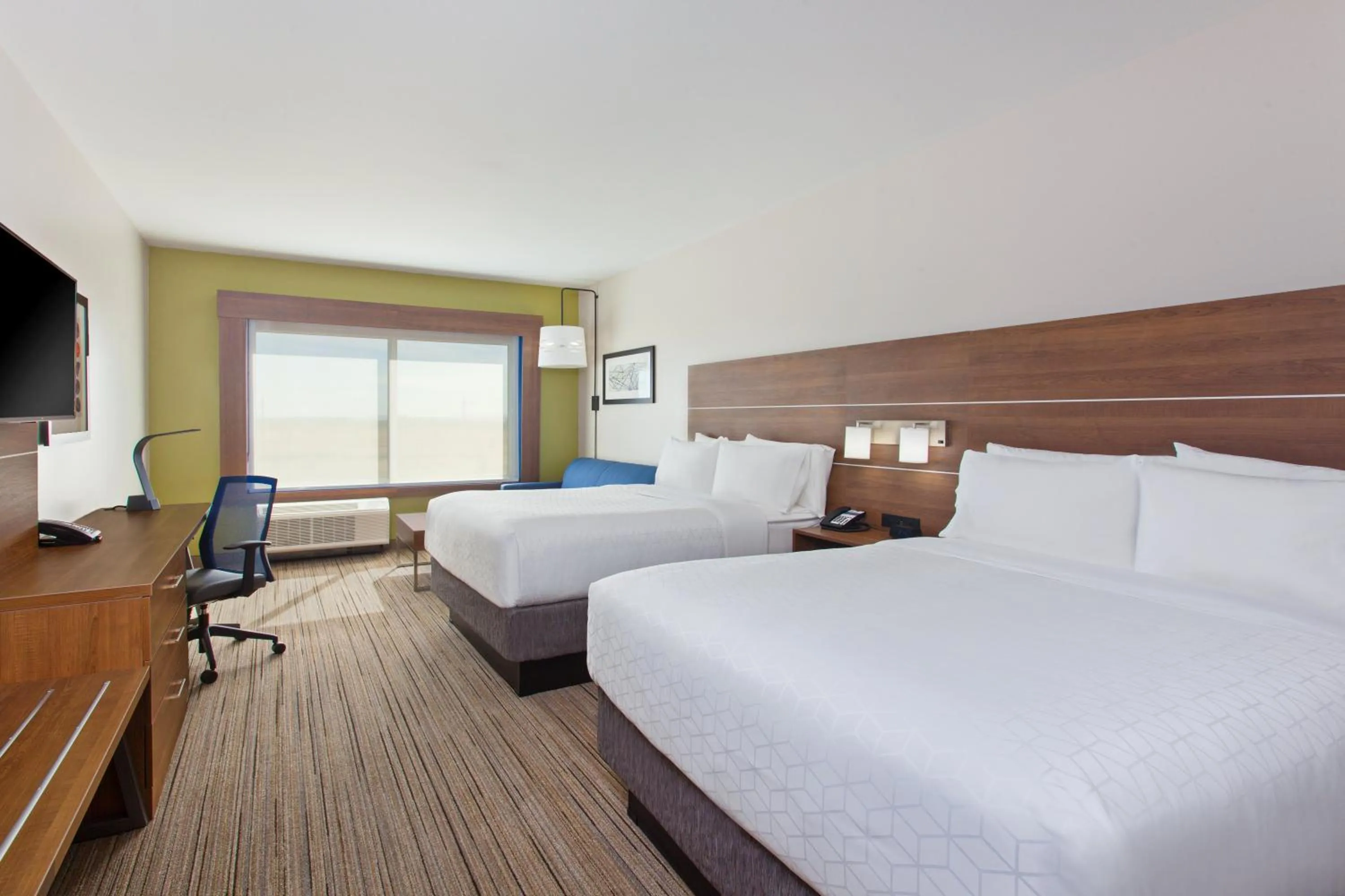 Photo of the whole room, Bed in Holiday Inn Express & Suites - Moses Lake by IHG