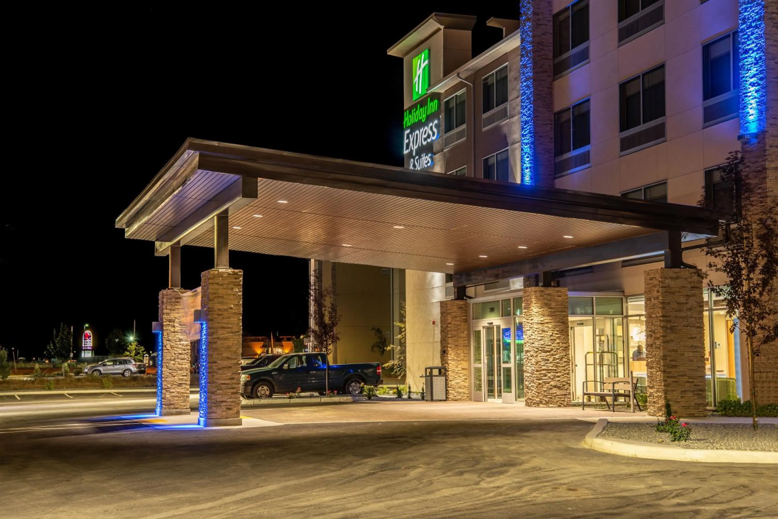 Property building in Holiday Inn Express & Suites - Moses Lake by IHG