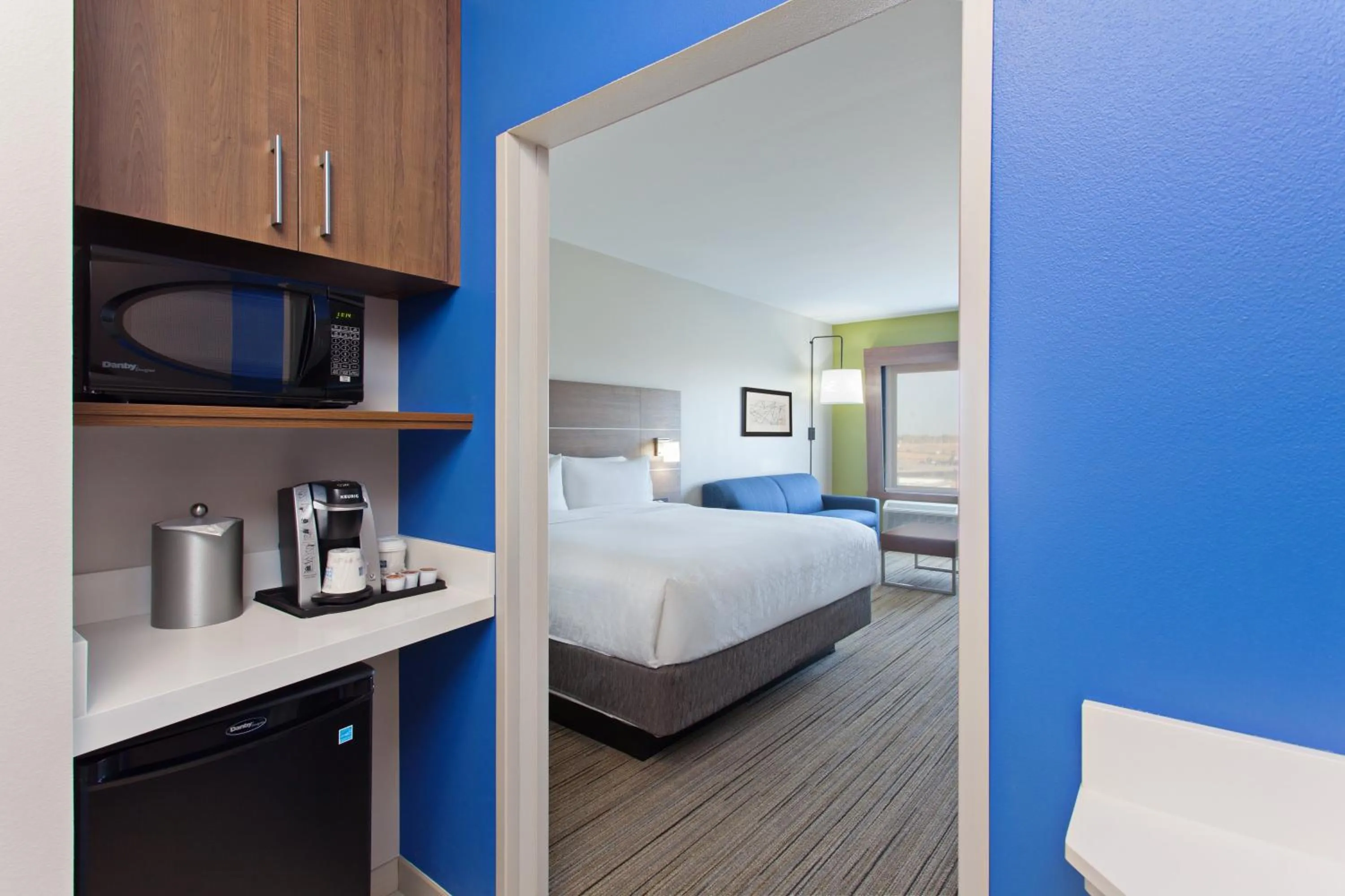 Photo of the whole room, Bed in Holiday Inn Express & Suites - Moses Lake by IHG