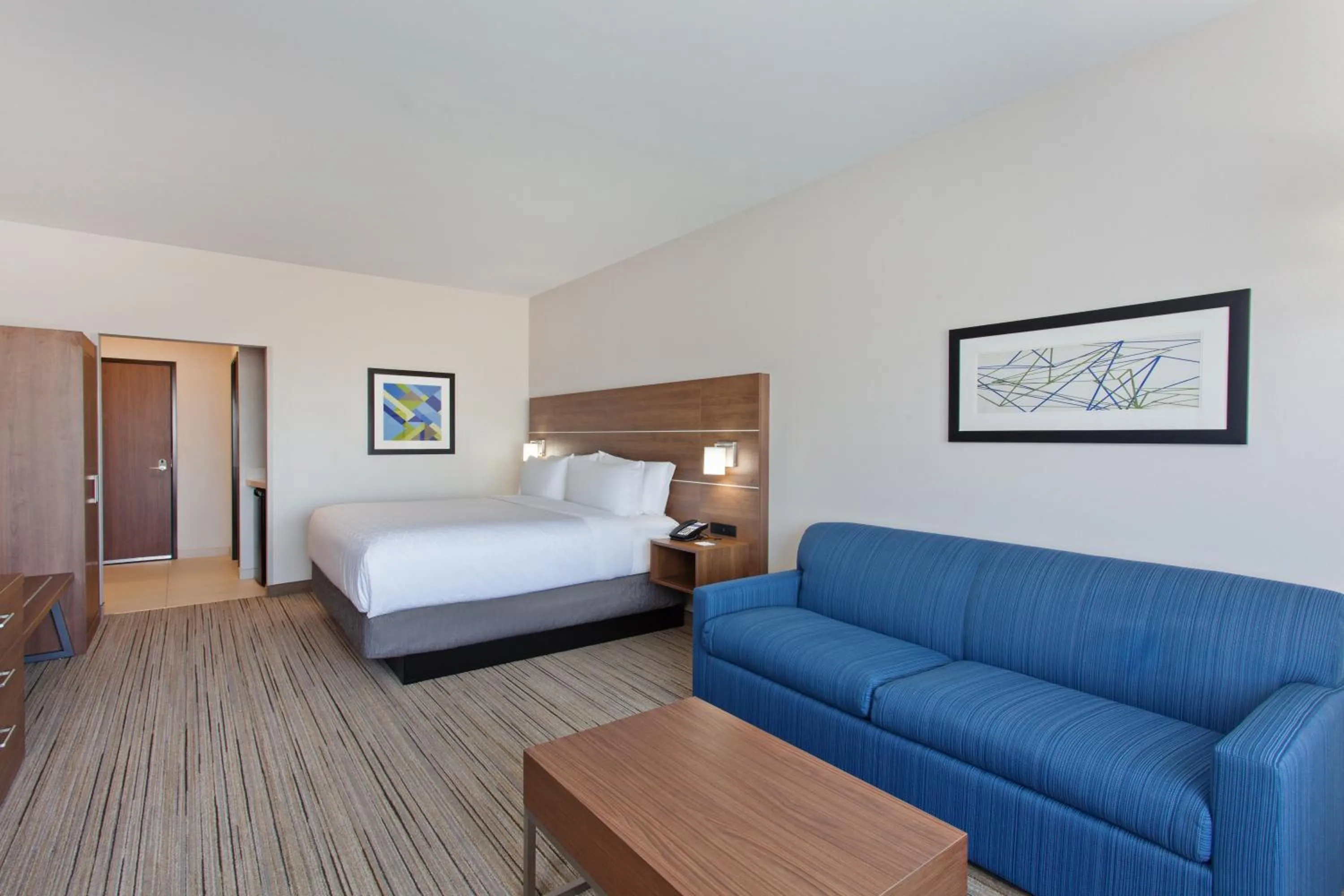Photo of the whole room, Bed in Holiday Inn Express & Suites - Moses Lake by IHG