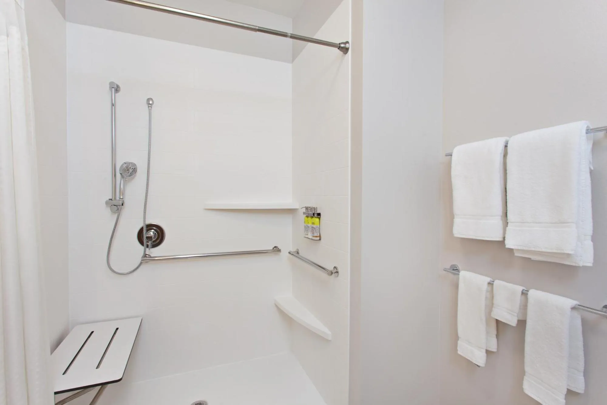 Bathroom in Holiday Inn Express & Suites - Moses Lake by IHG