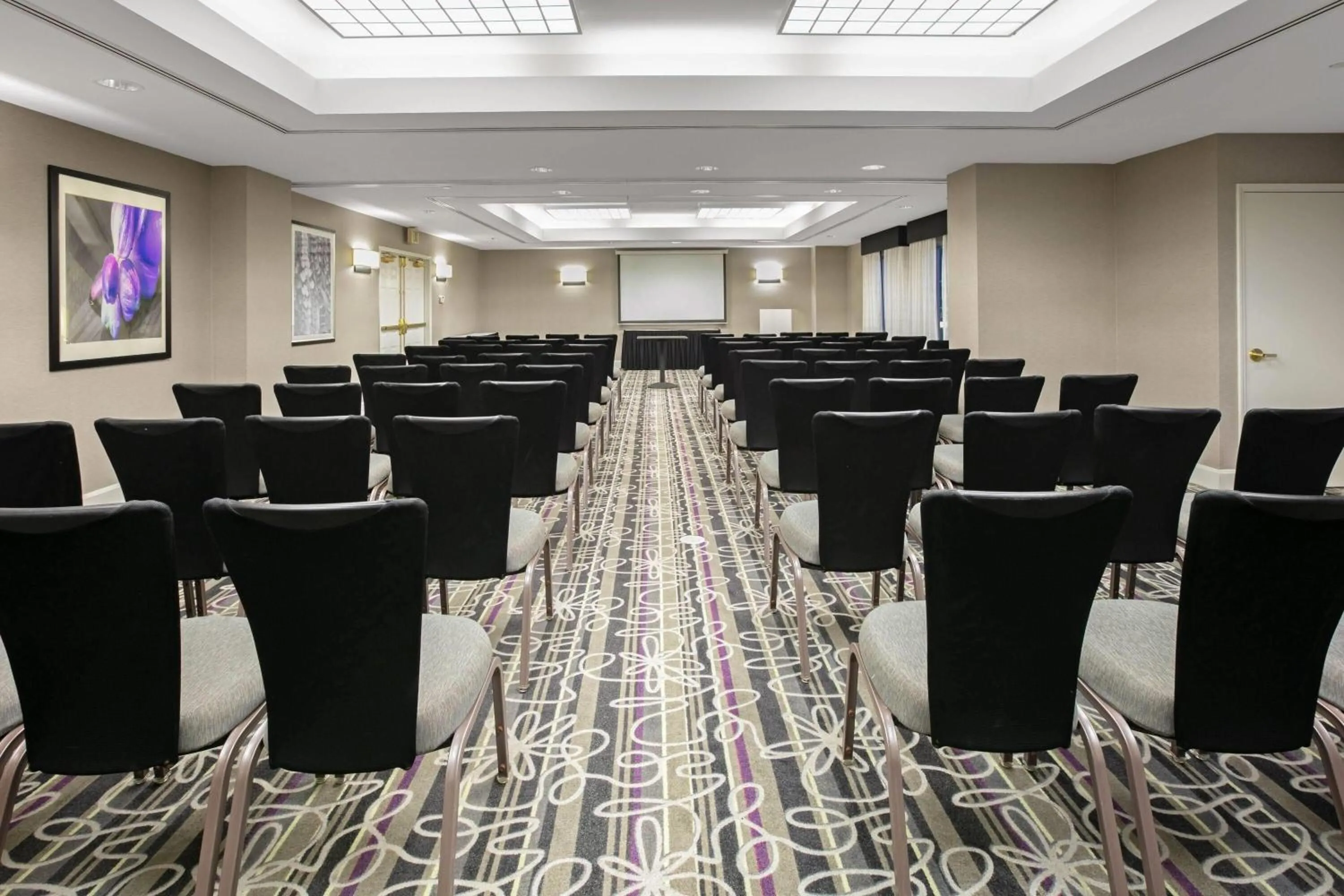 Meeting/conference room in La Quinta by Wyndham DFW Airport South / Irving